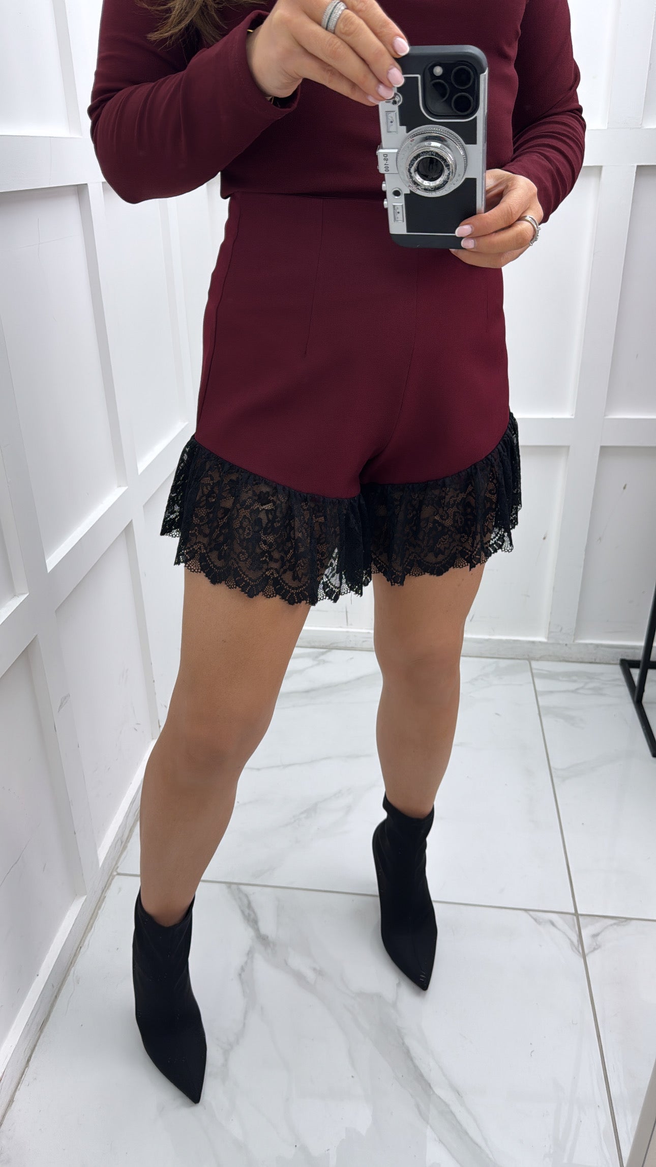 MEGAN burgundy shorts with lace trim