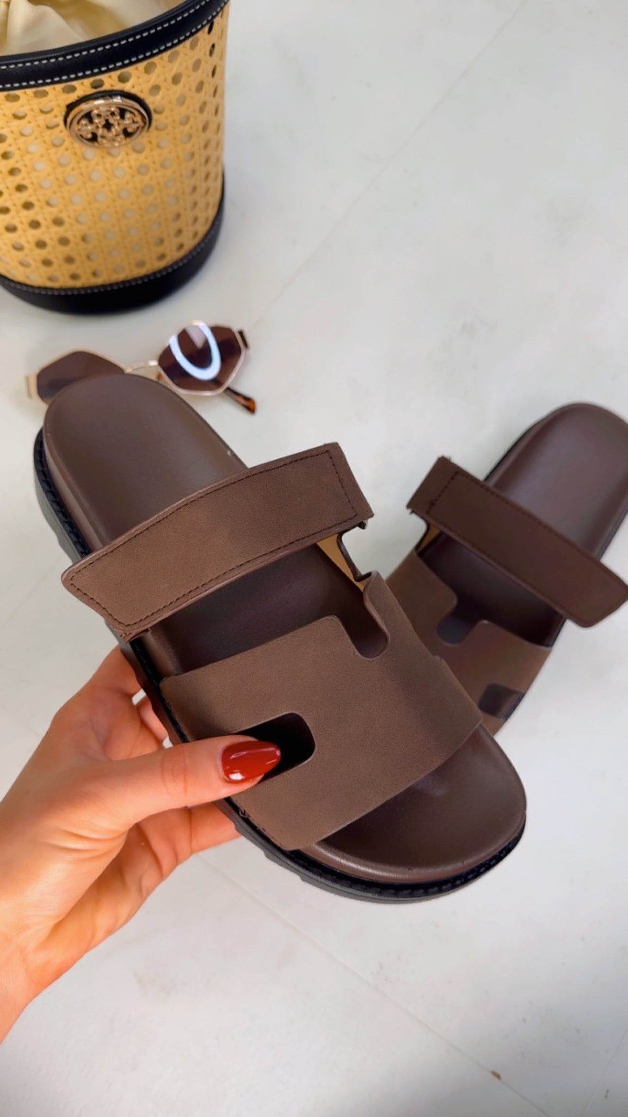 VIVIENNE brown sandals