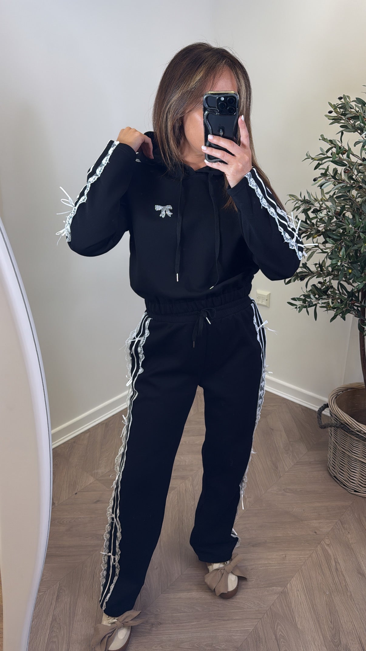 HALLIE black with white lace contrast tracksuit