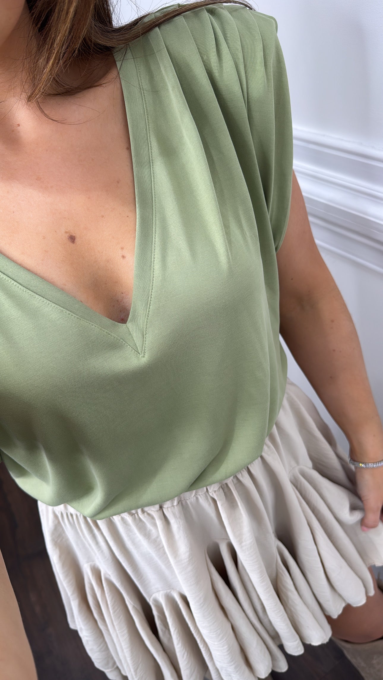 CASSIE green shoulder pad t-shirt