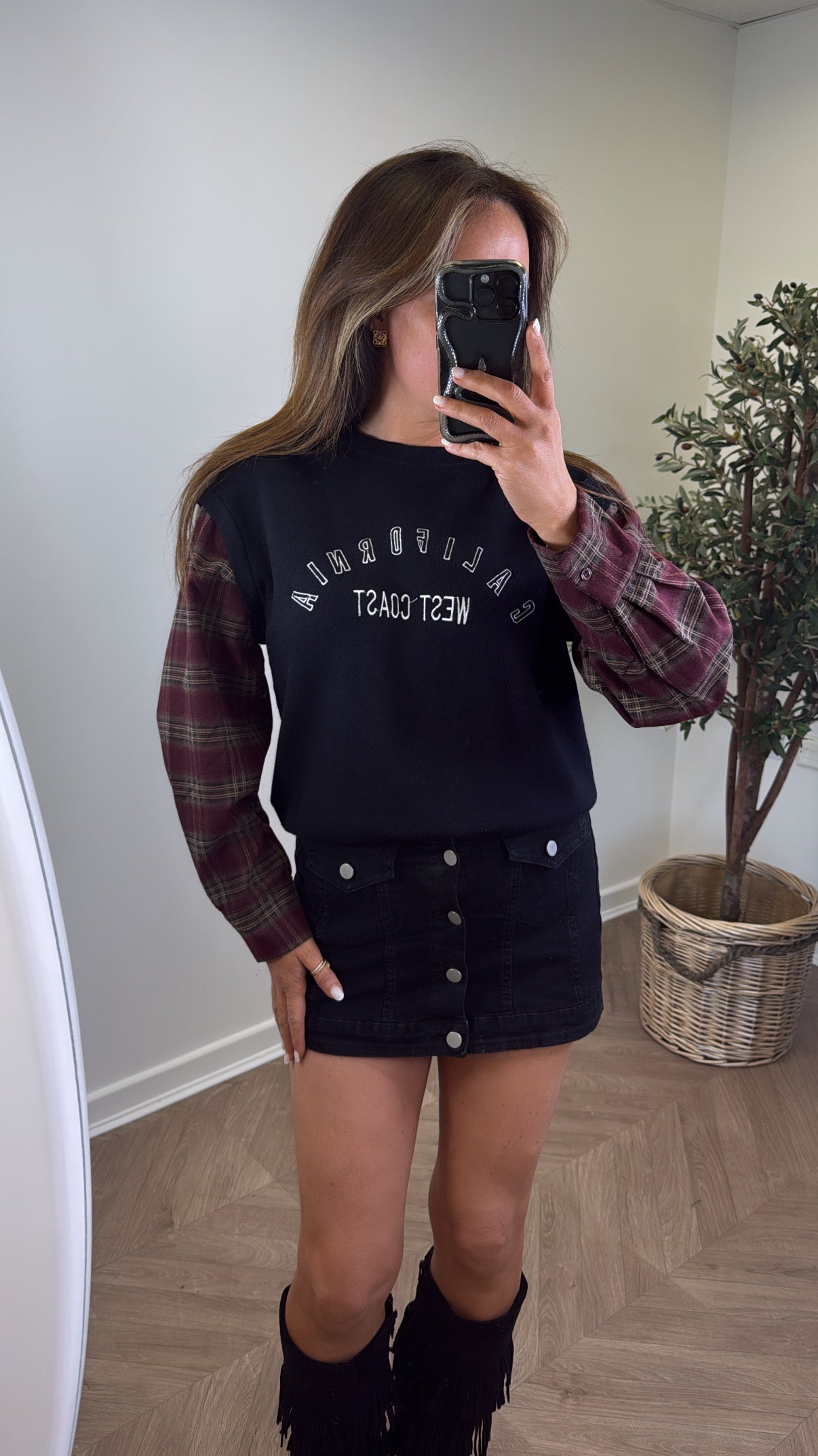 CALIFORNIA black jumper with checked sleeves