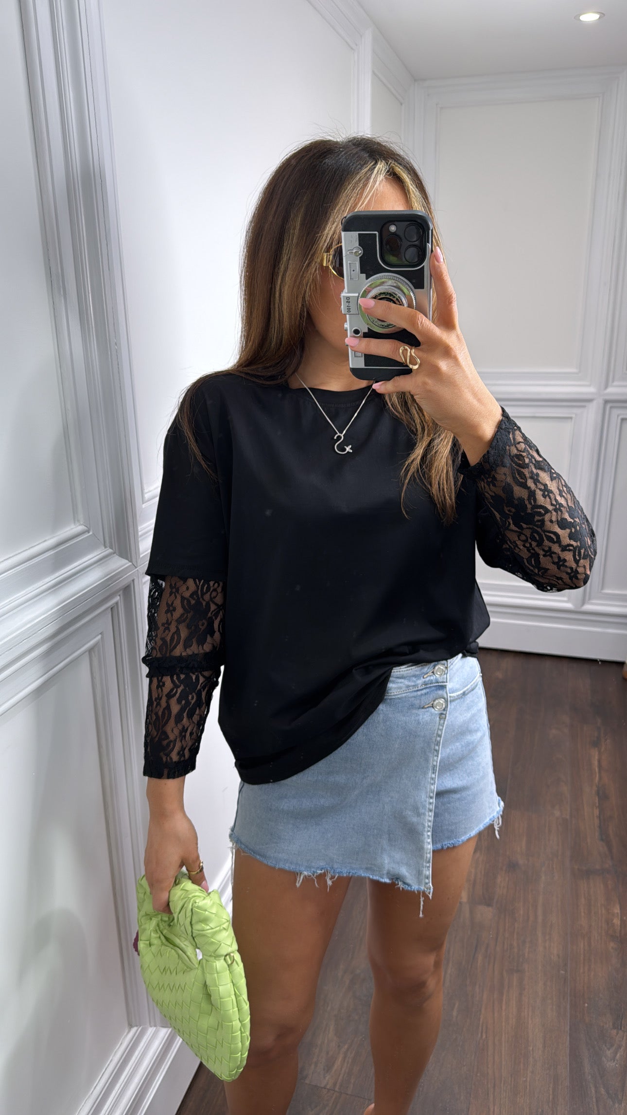 AMALIE black lace sleeve tshirt