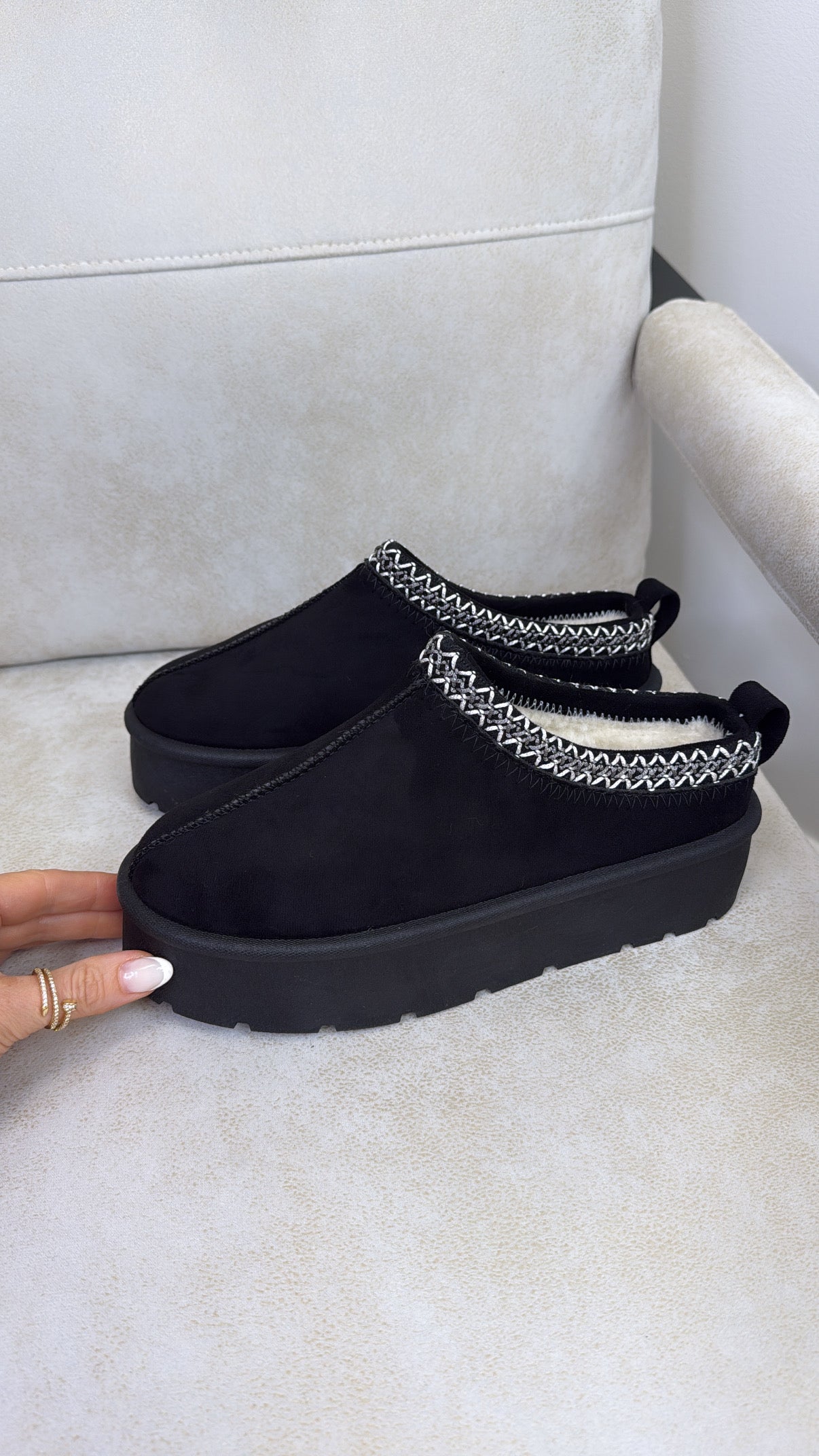 TARA black cosy faux suede mules