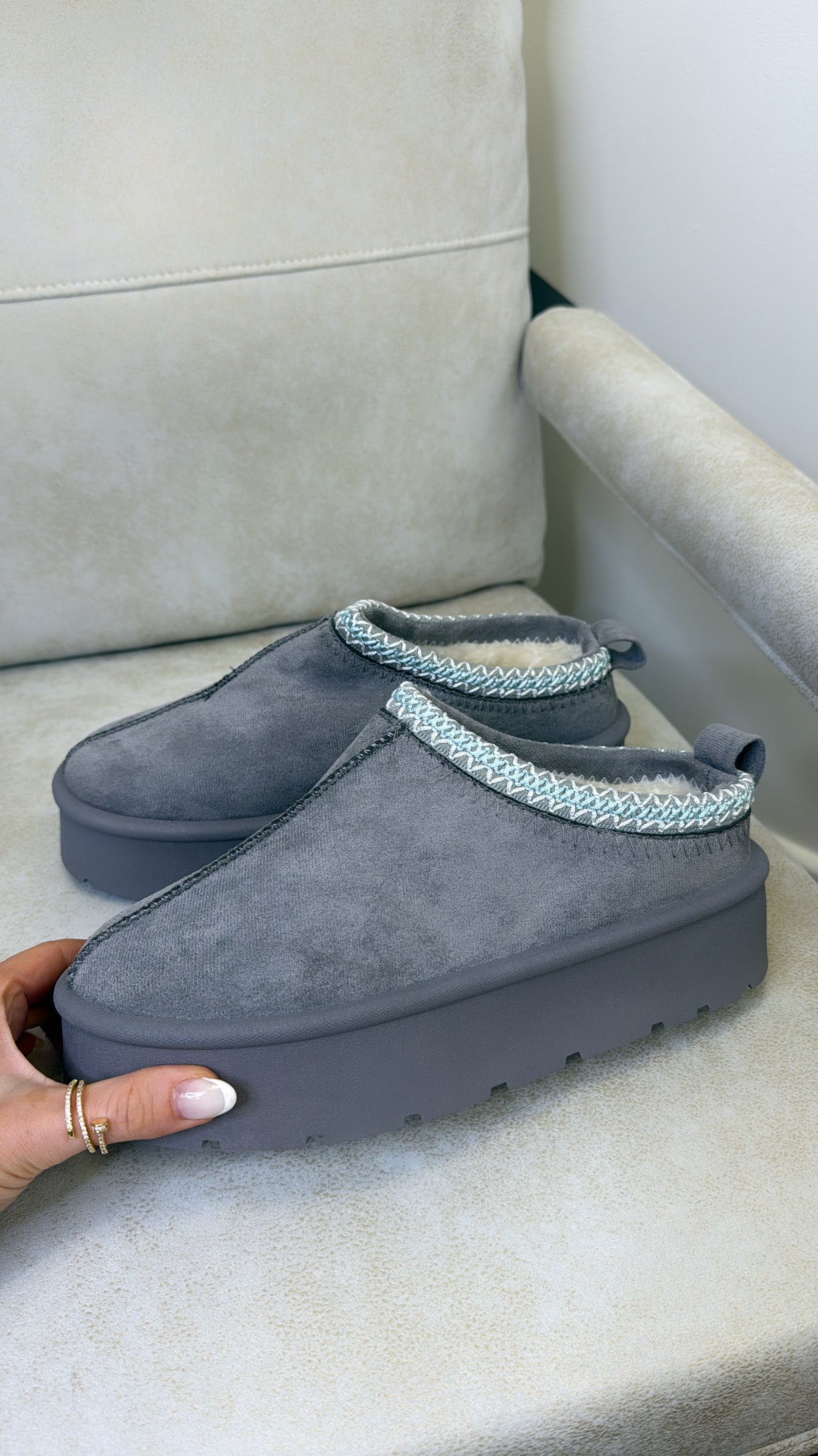 TARA grey cosy faux suede mules