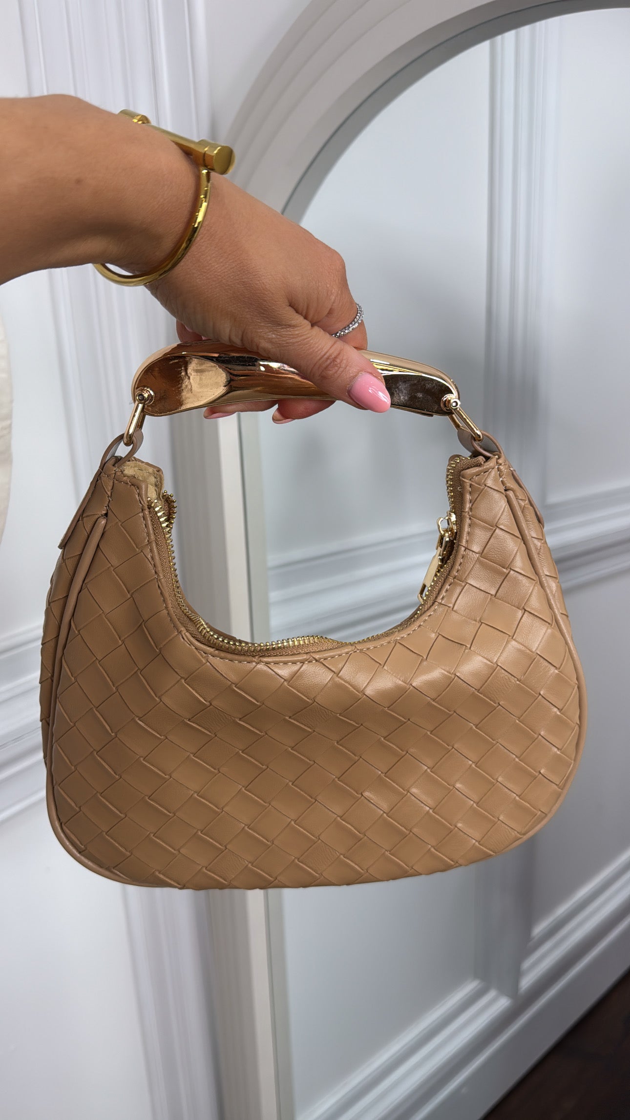 KEISHA beige woven grab bag