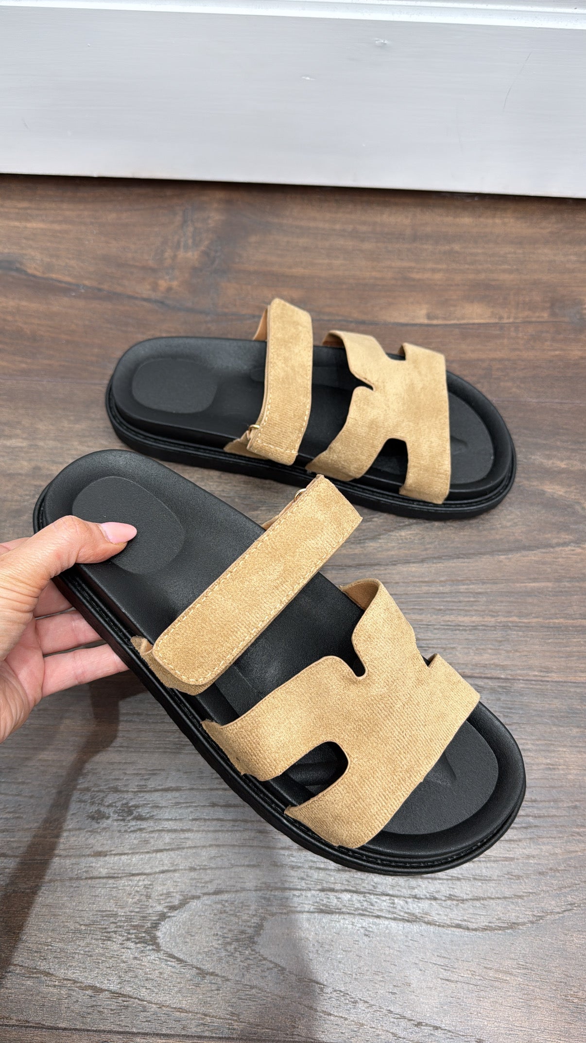 HELENA camel faux suede sliders