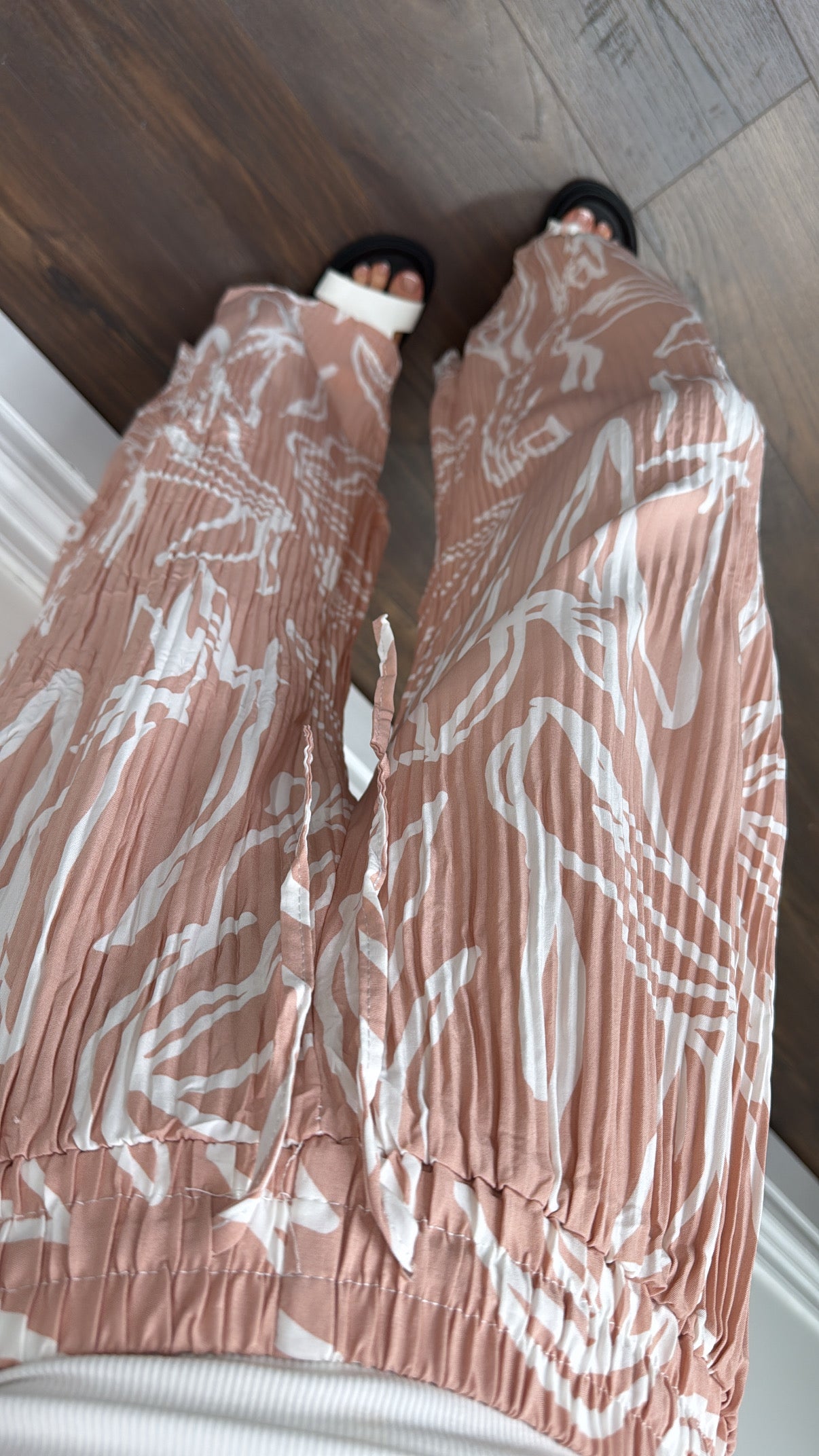 AVA dusky pink abstract print plisse wide leg trousers