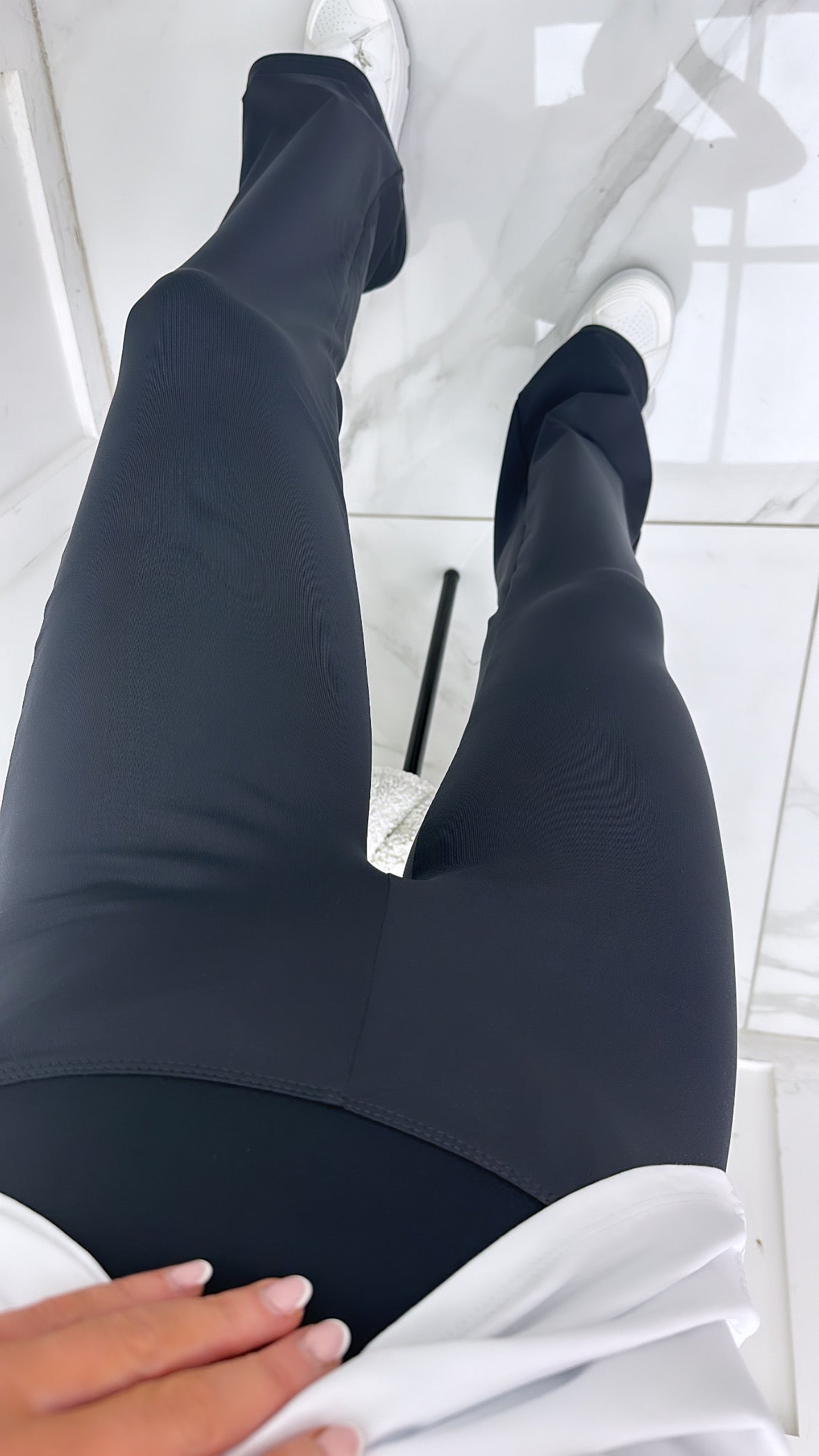 YASMINE charcoal flared gym leggings – The Dressing Room