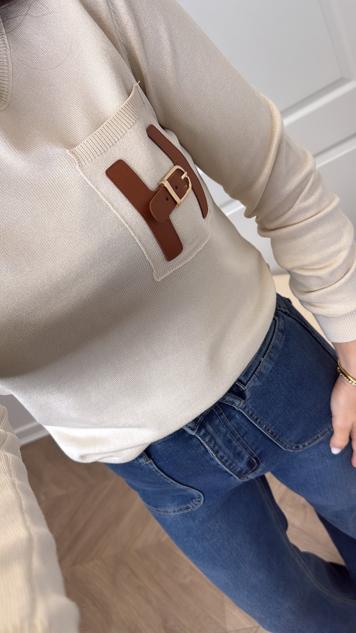 THERESA beige fine knit jumper with buckle