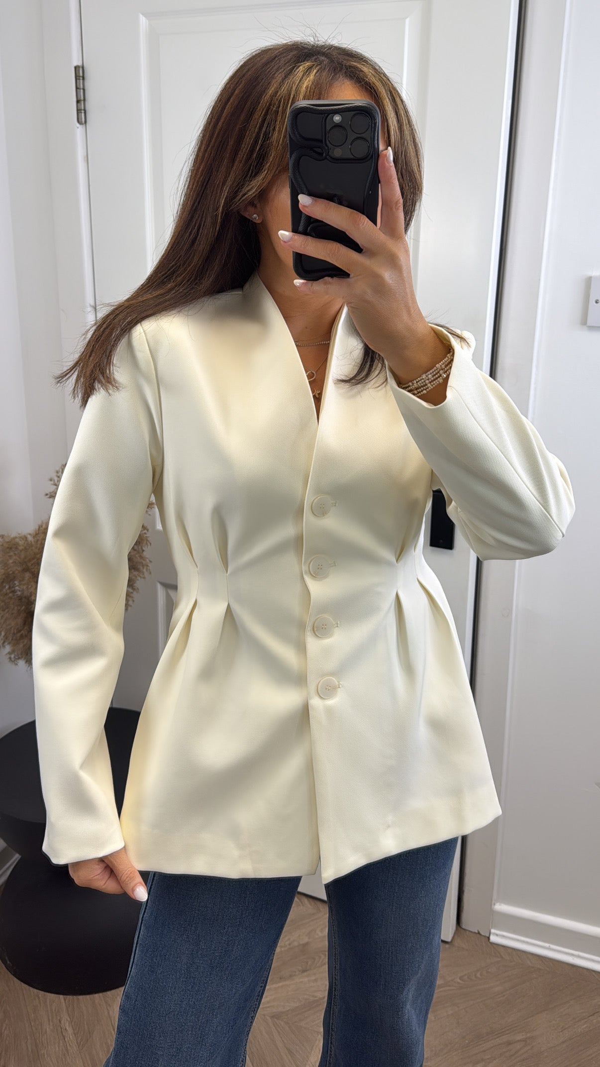TILLY cream collarless style blazer