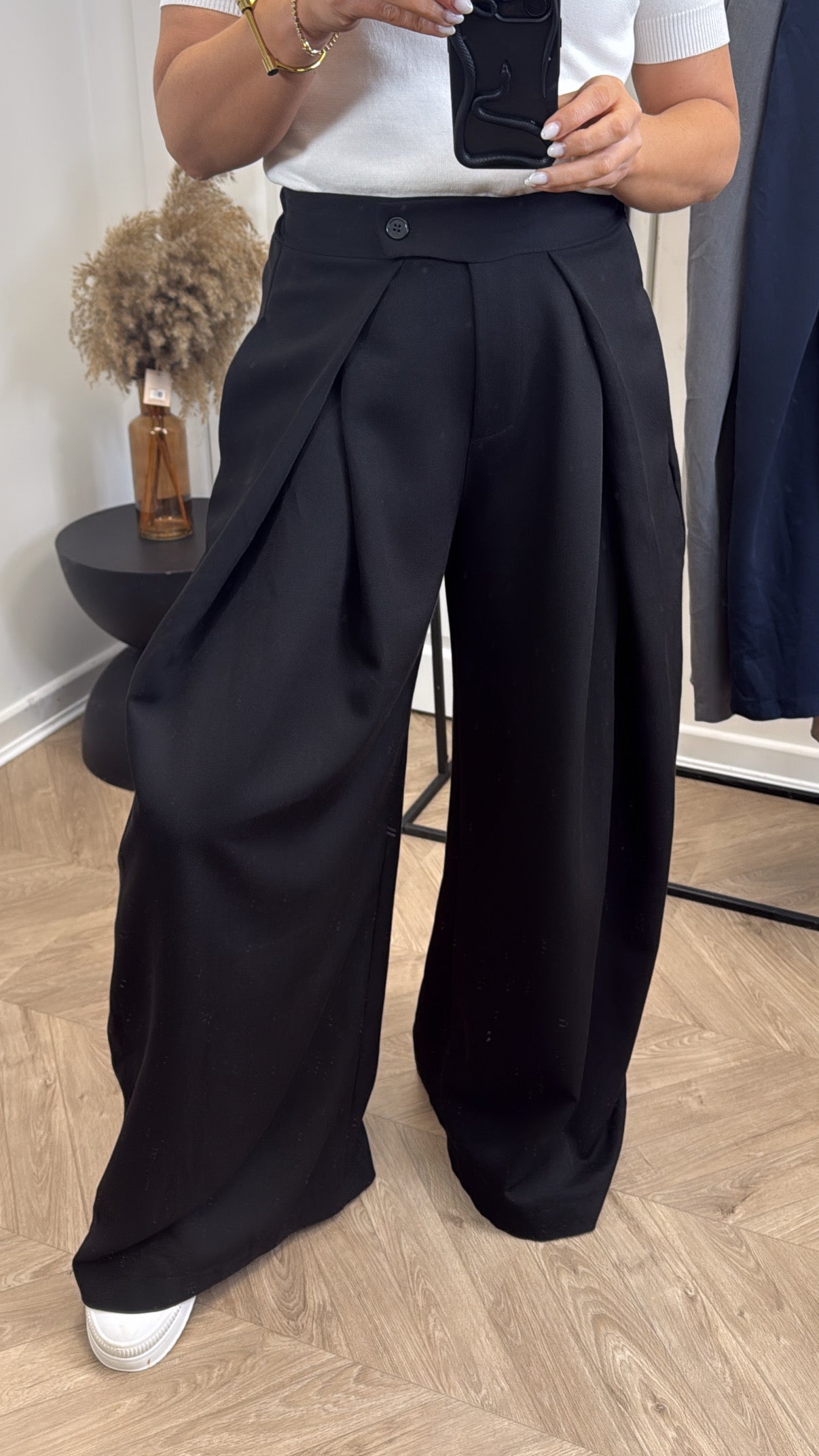 TANYA black flowing trousers with stretchy waistband