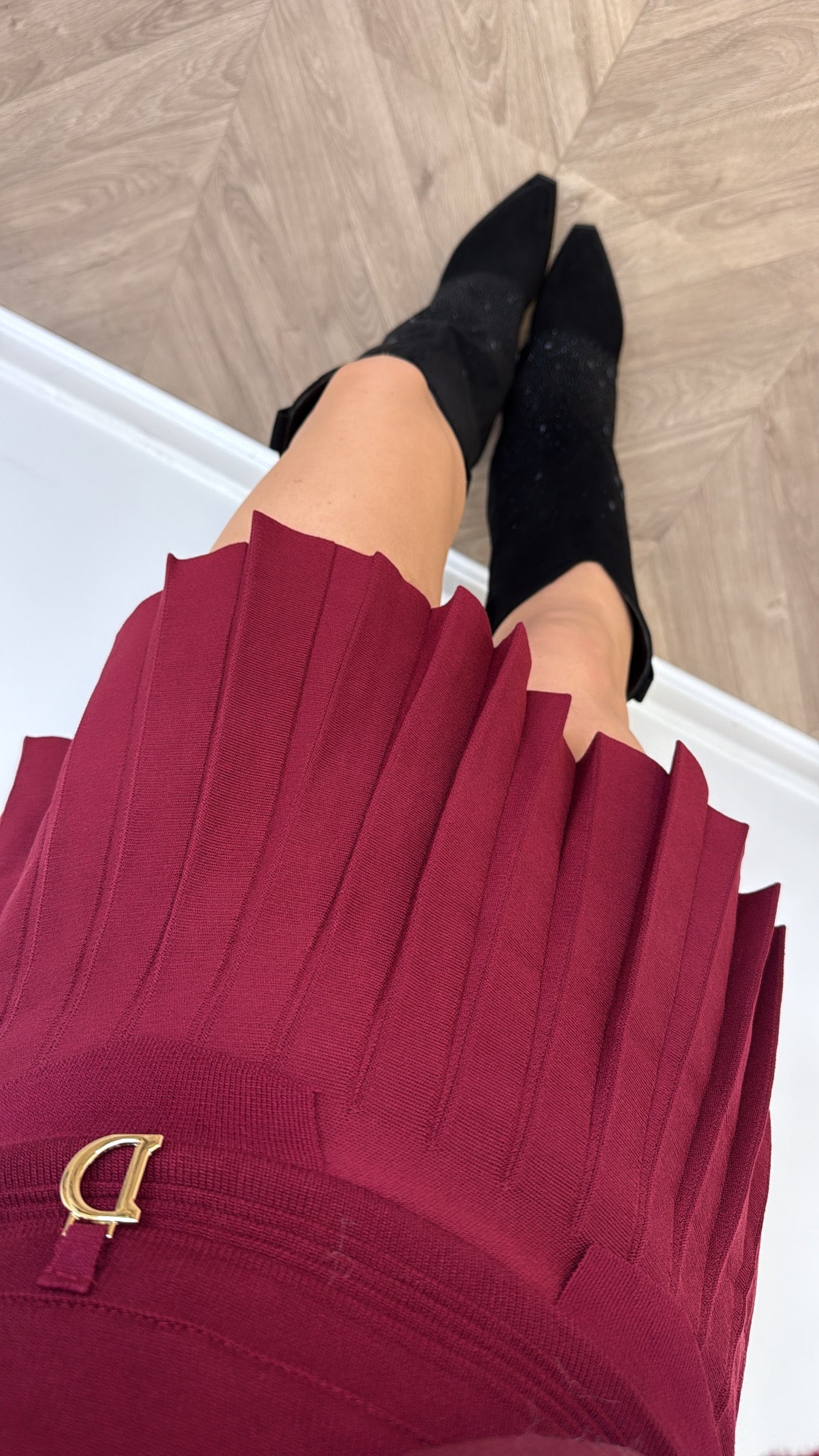 DAPHNE burgundy pleated tennis skirt