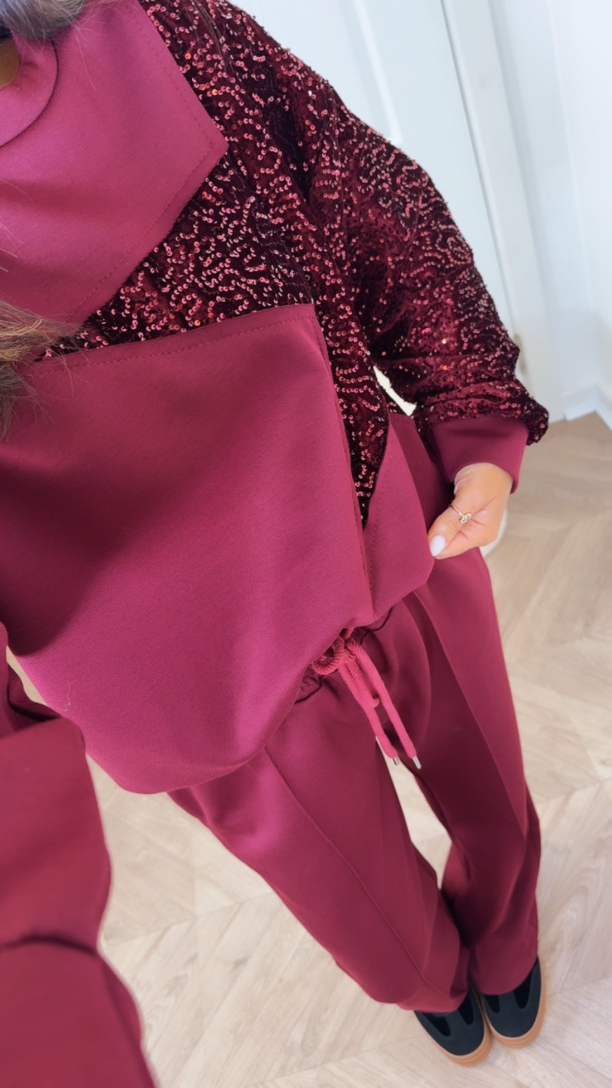 STARSTRUCK burgundy sequin star lounge set
