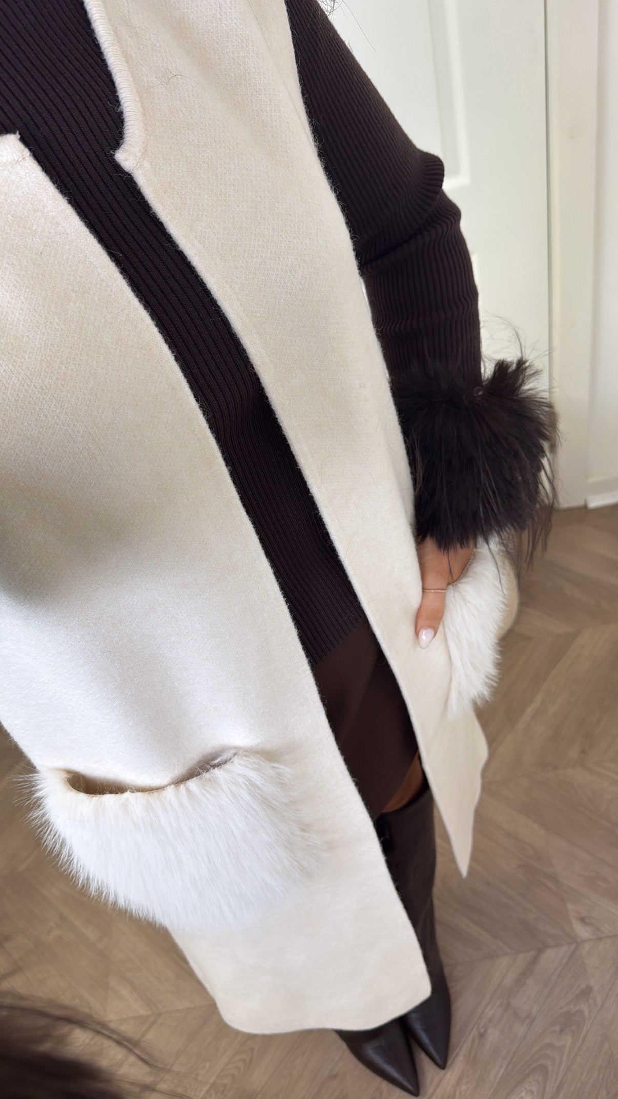 DAISY cream super soft sleeveless cardigan with faux fur
