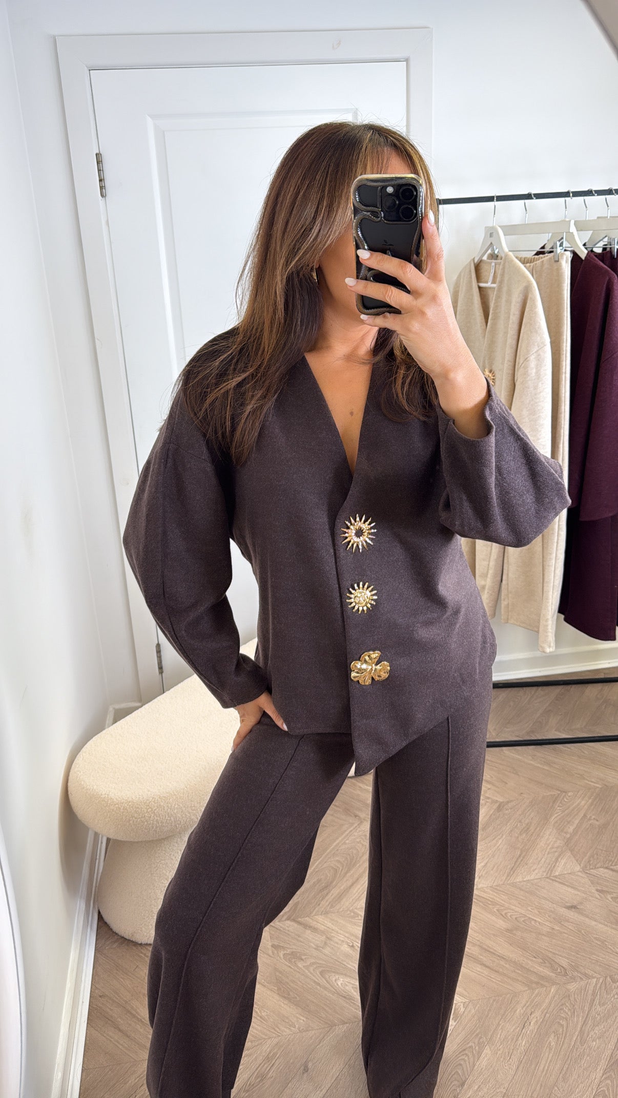 MARGOT brown cosy gold brooch detail co-ord