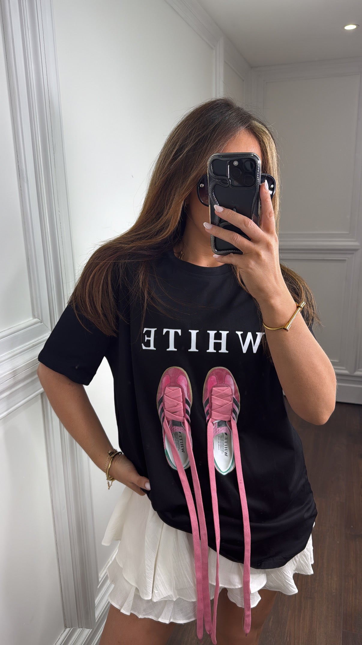 LUCY black t-shirt with pink trainers