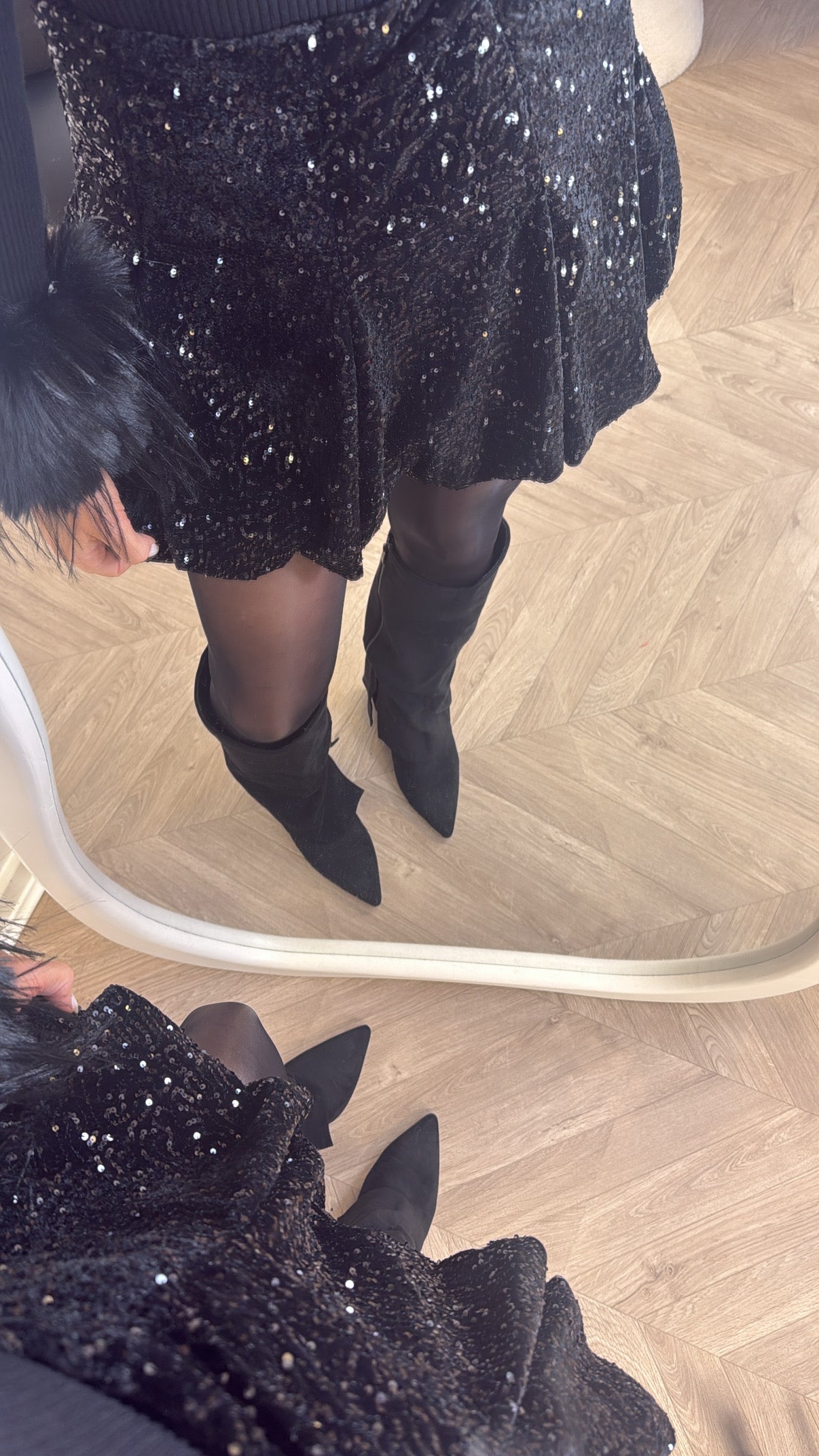 ZEENA black sequin bubble hem skirt