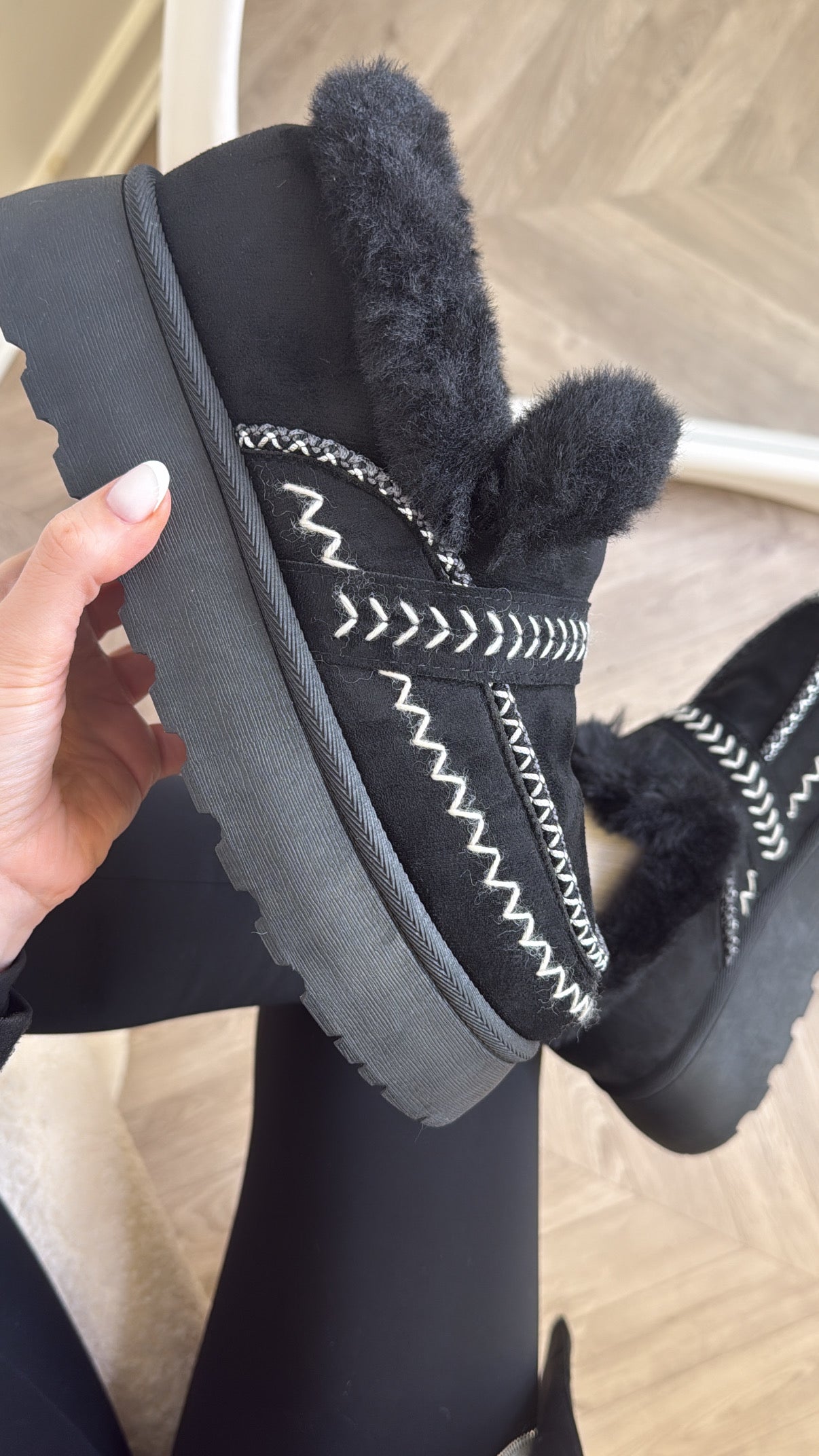 ONTARIO black fluffy mules