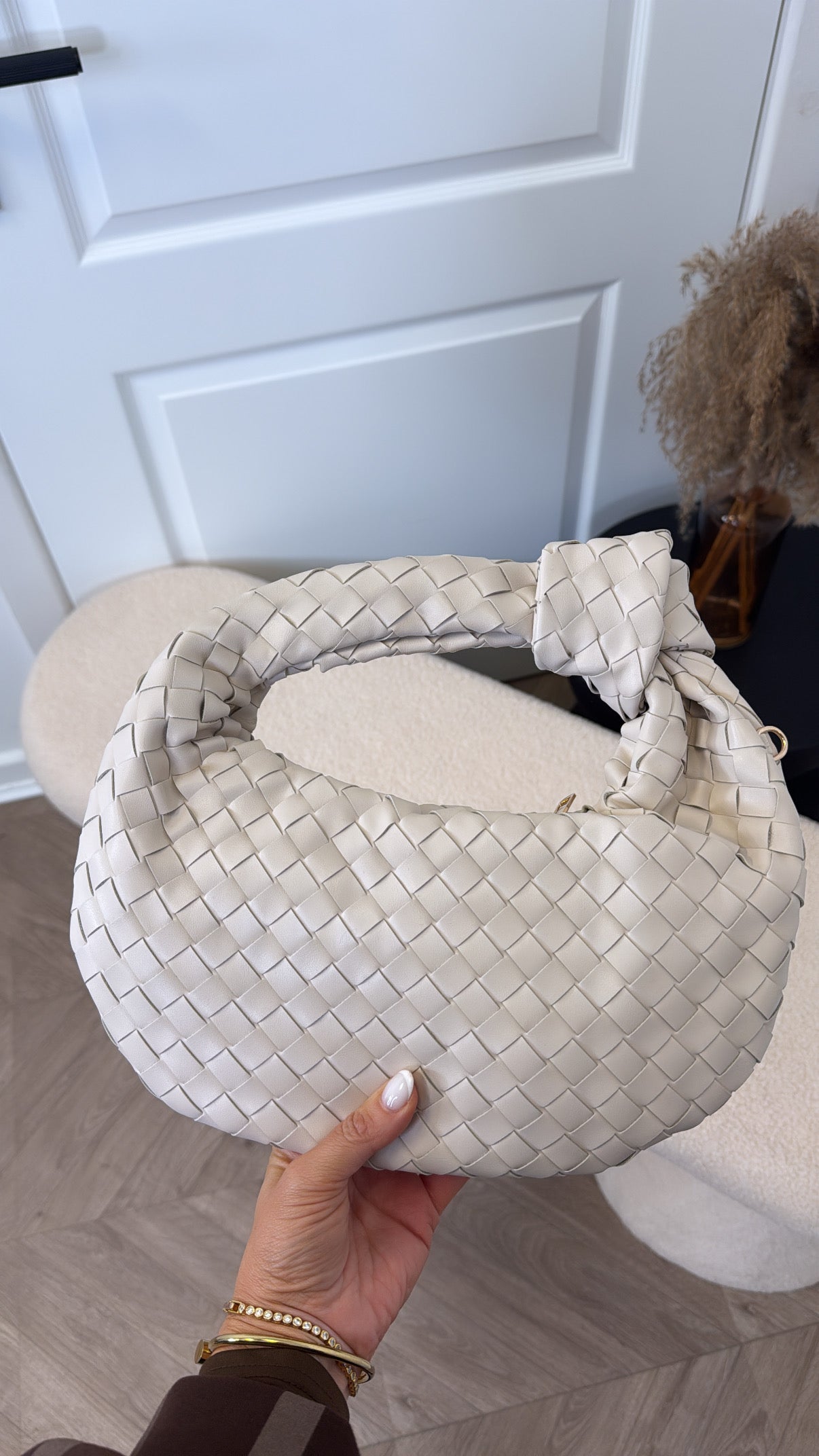 CHARLOTTE stone woven bag with knot design