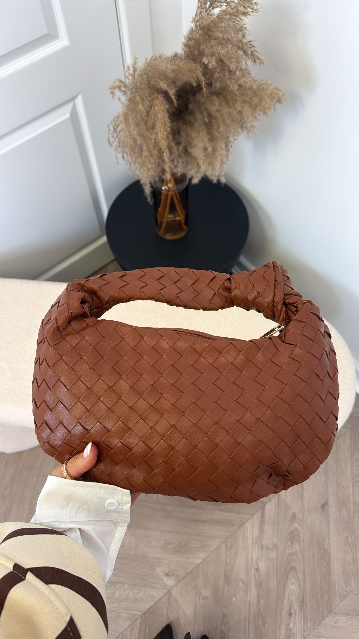 CHARLOTTE brown woven bag with knot design