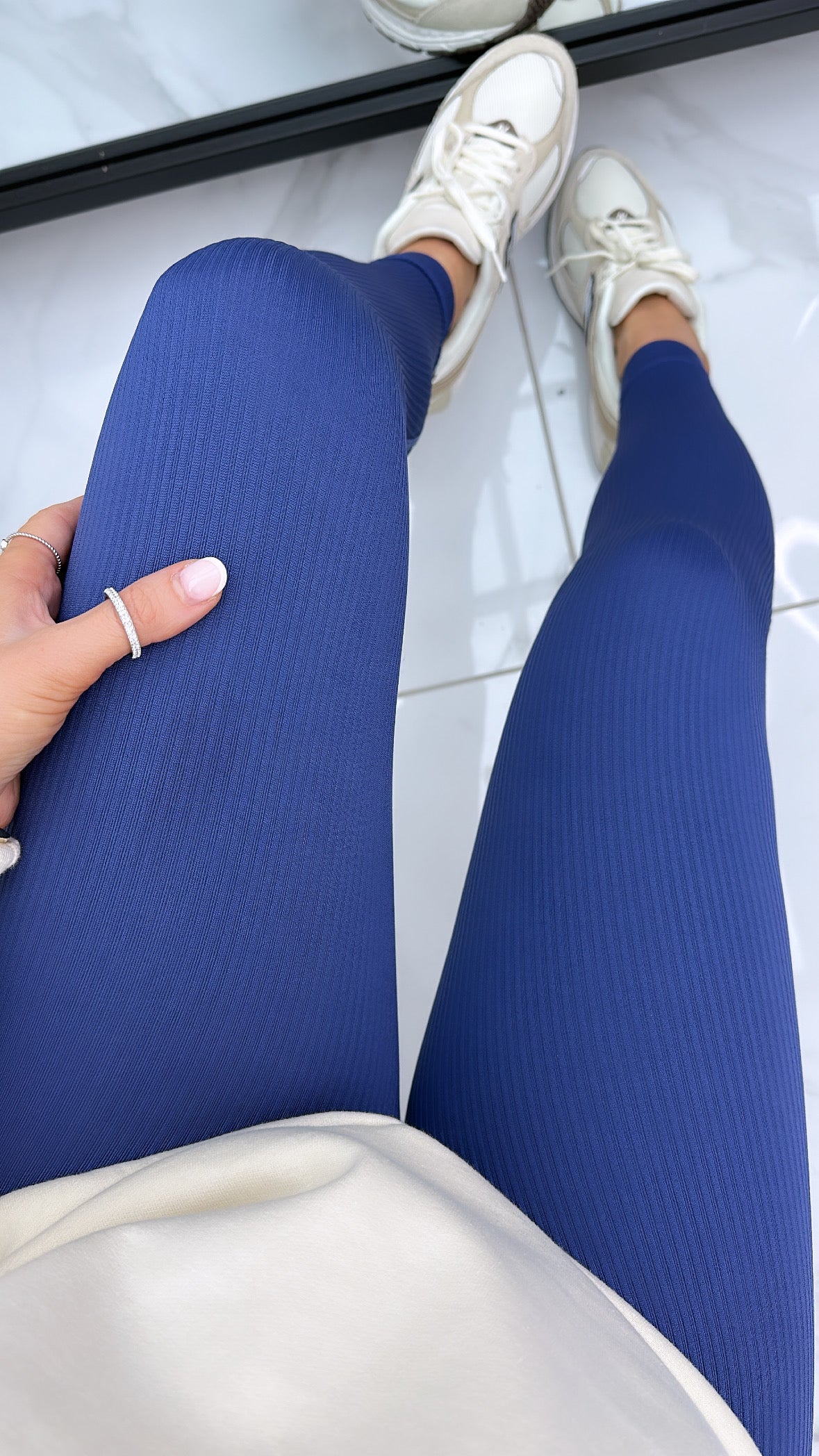 LOUISA blue ribbed gym leggings – The Dressing Room