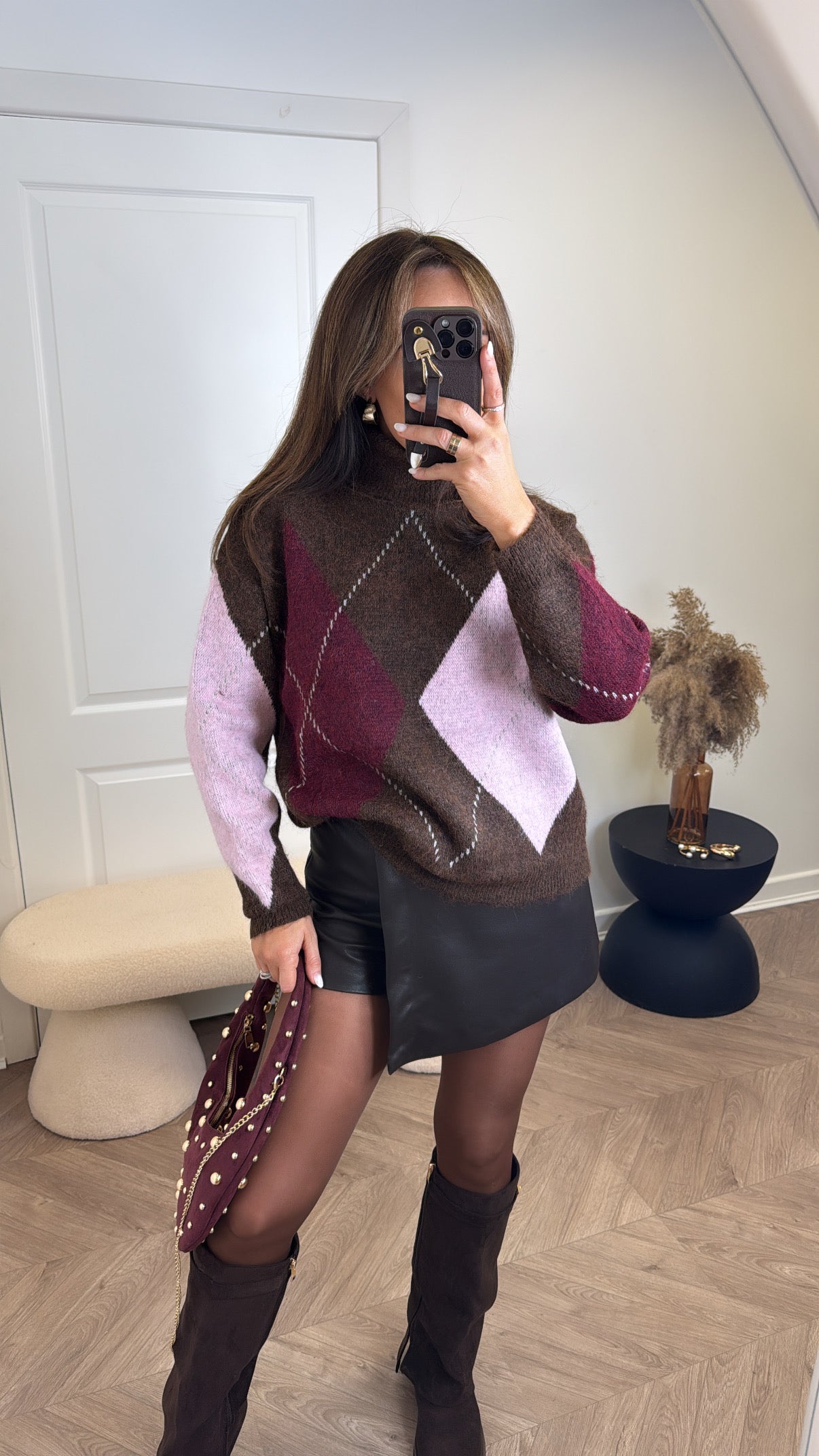 VOGUE brown with pink argyle check roll neck jumper