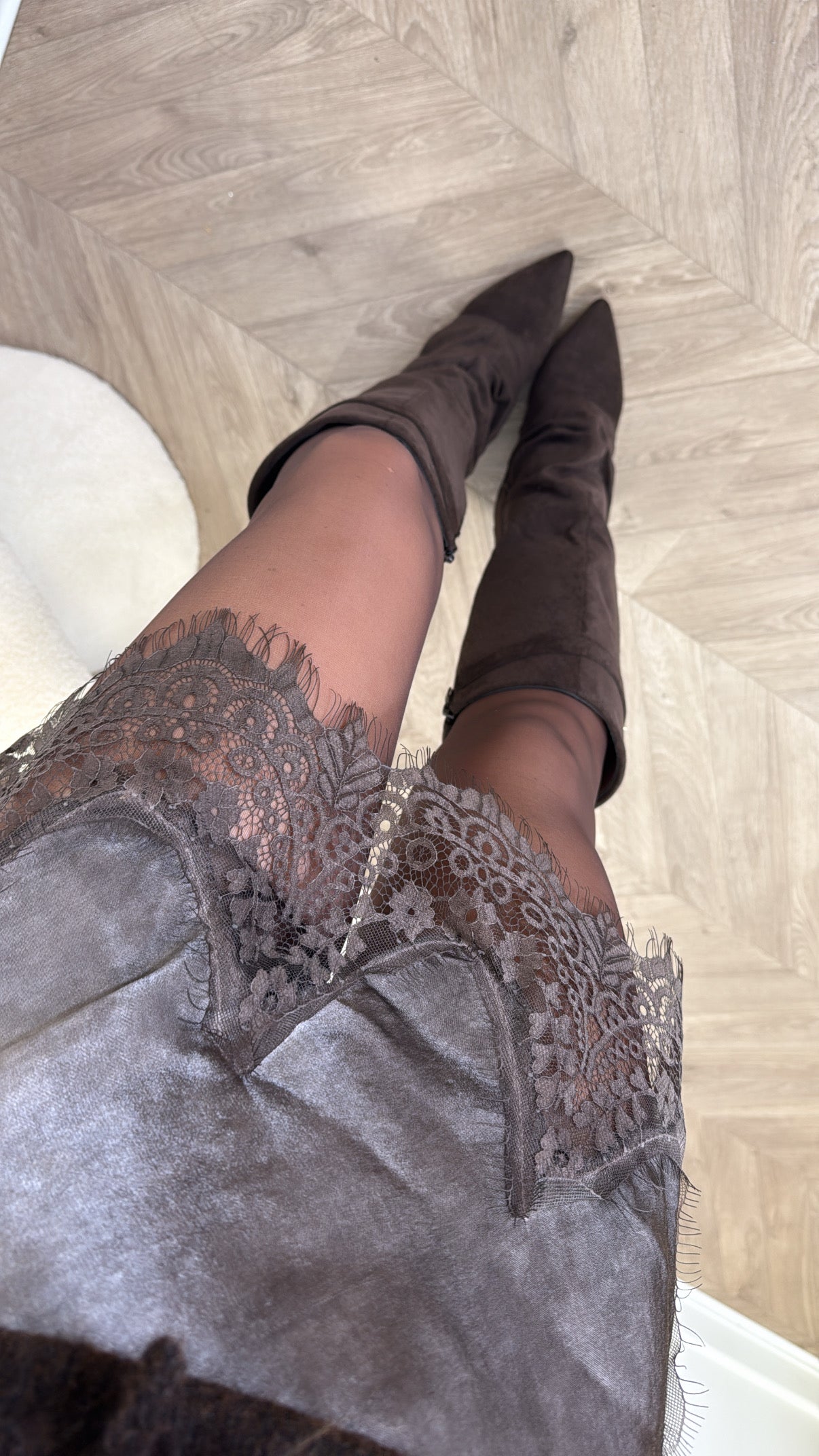 WILMA brown lace hem skirt