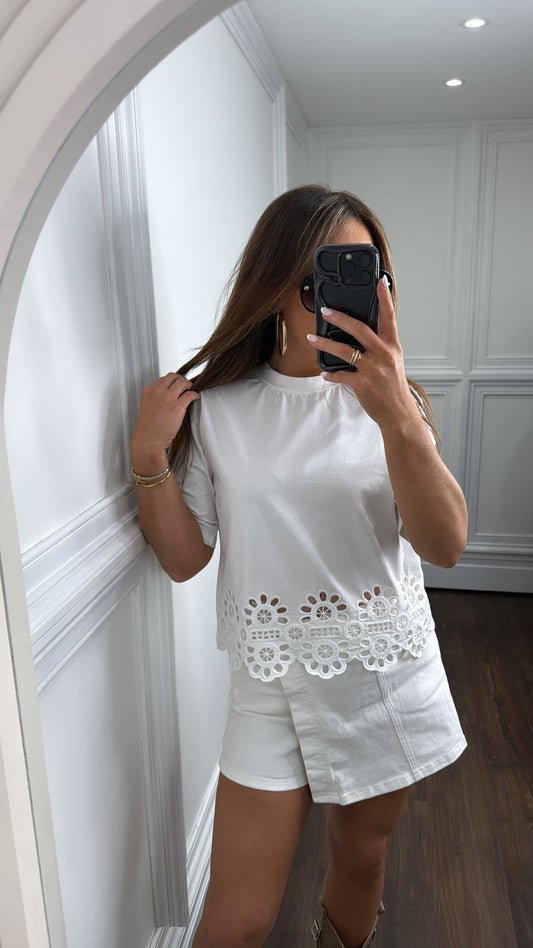 MINNIE white broderie anglaise hem t-shirt