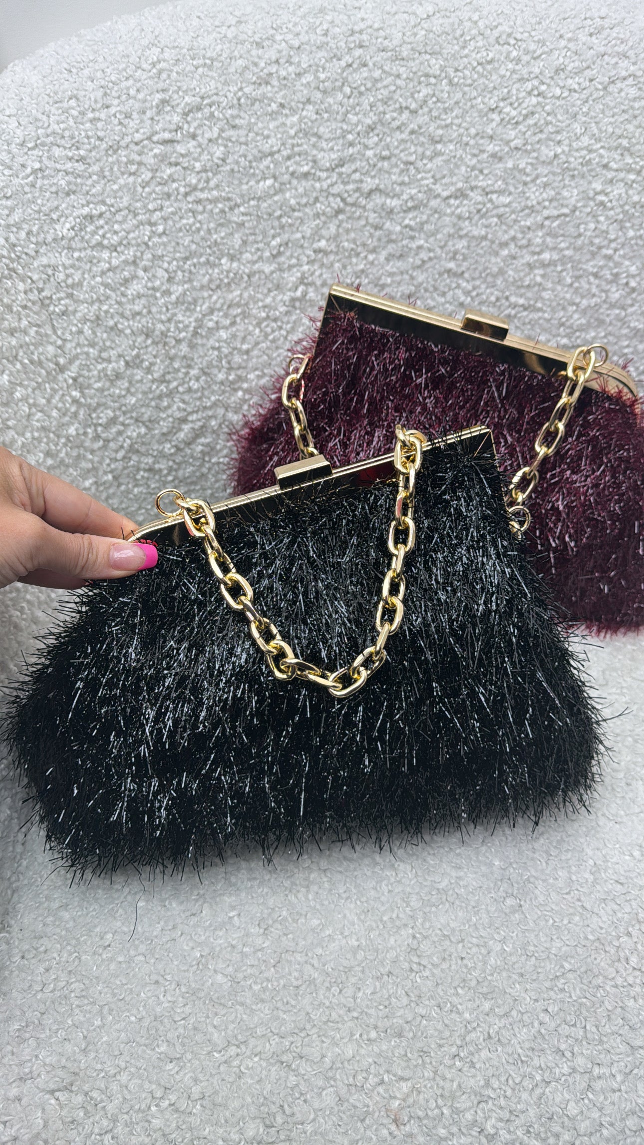 FELICITY black tinsel grab bag with gold chain