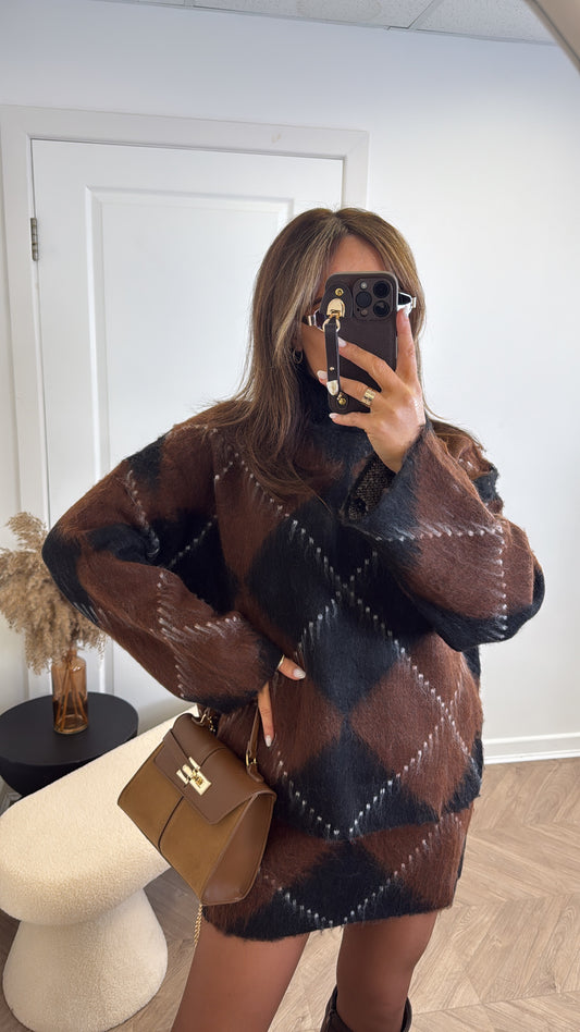 ELSIE black and brown diamond check soft knit jumper