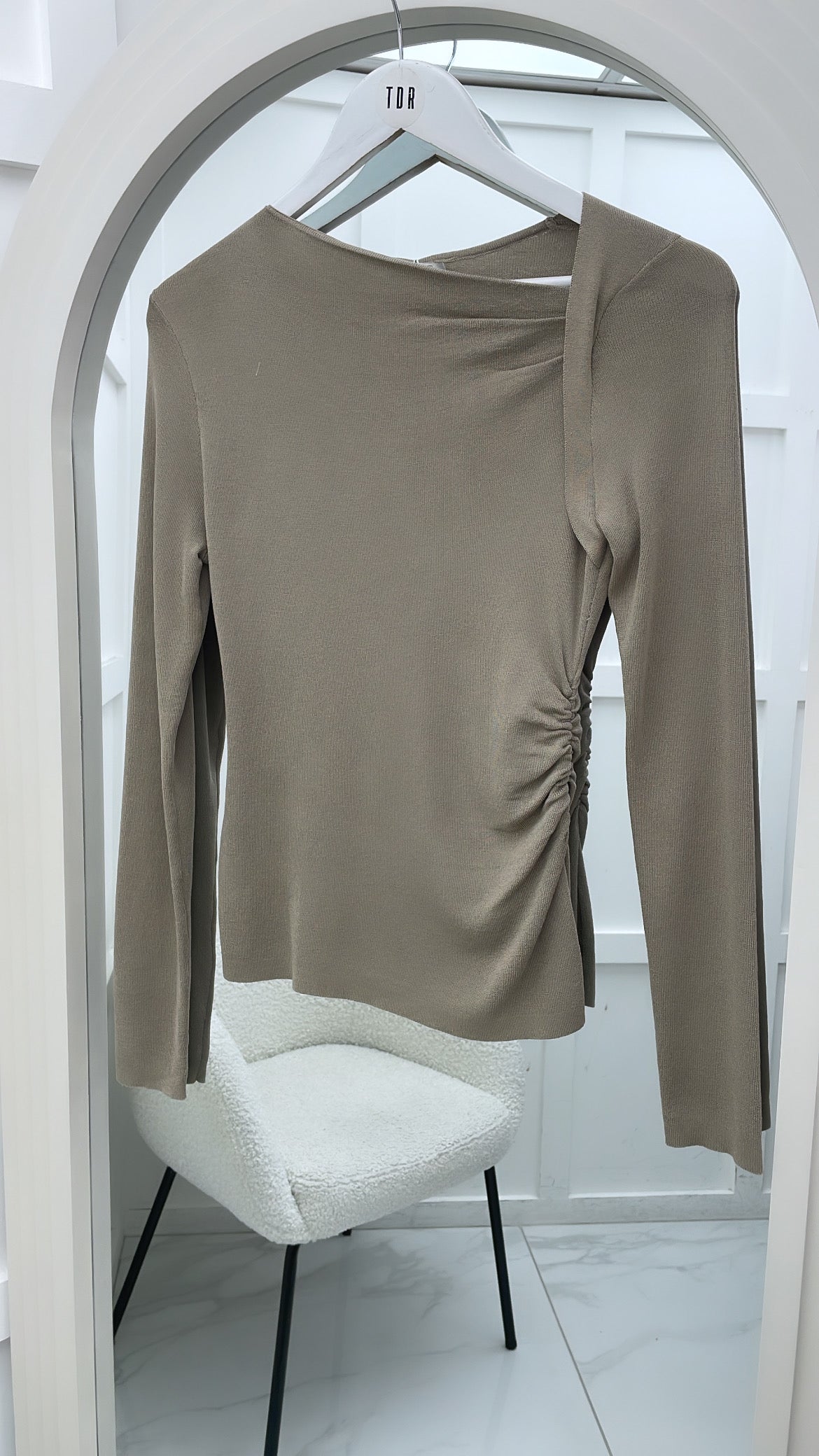 MOLLY taupe long sleeve ruched top