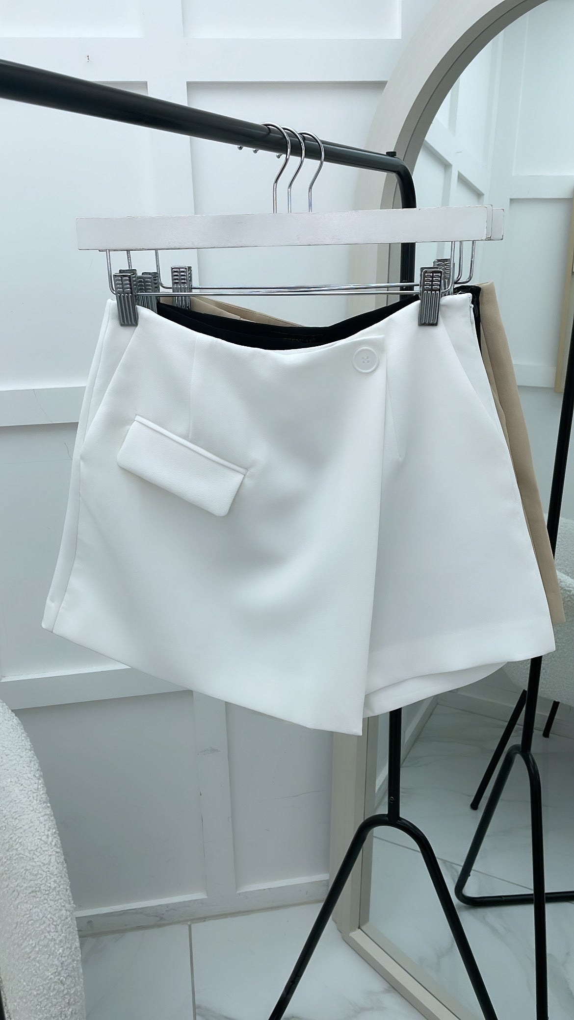 KEISHA white asymmetrical skort