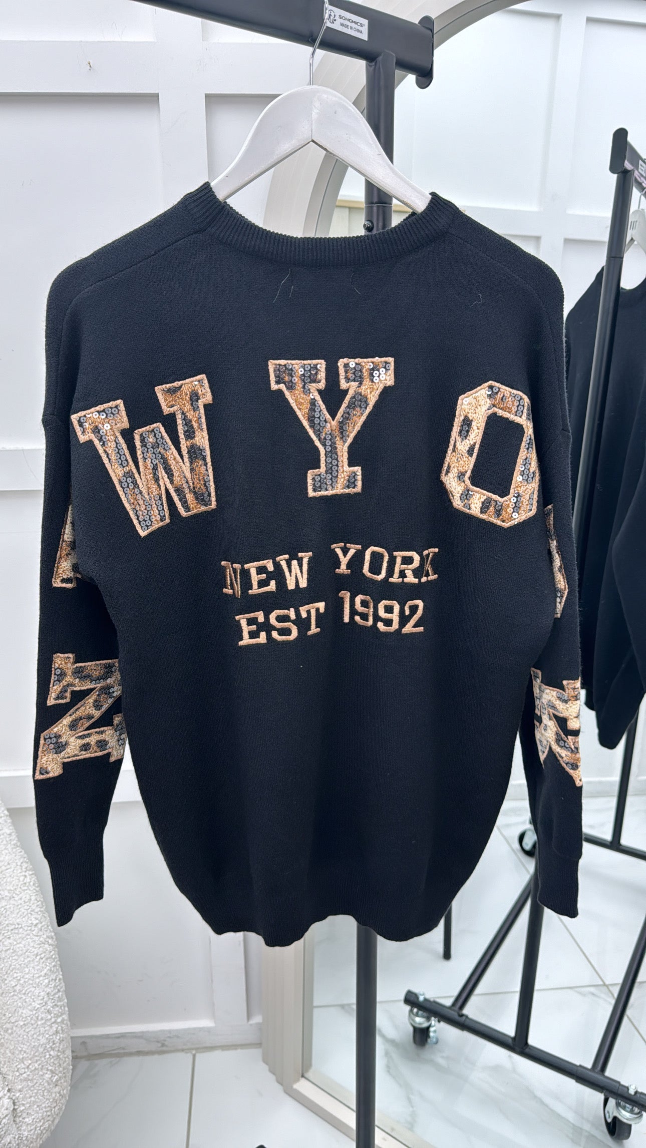 ALYSHA black knit jumper with leopard print new york slogan