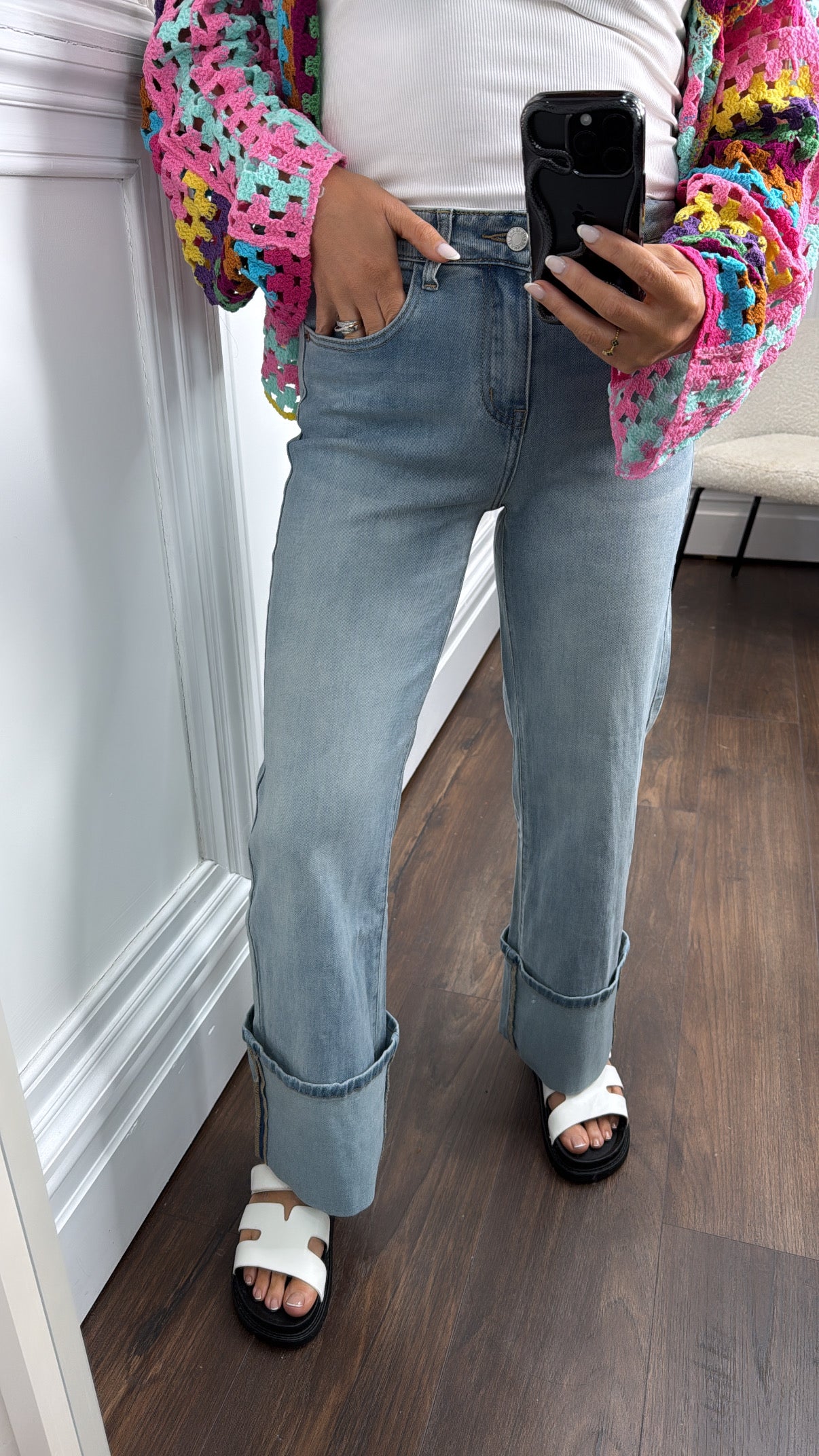 MELISSA light wash stretchy turn up jeans