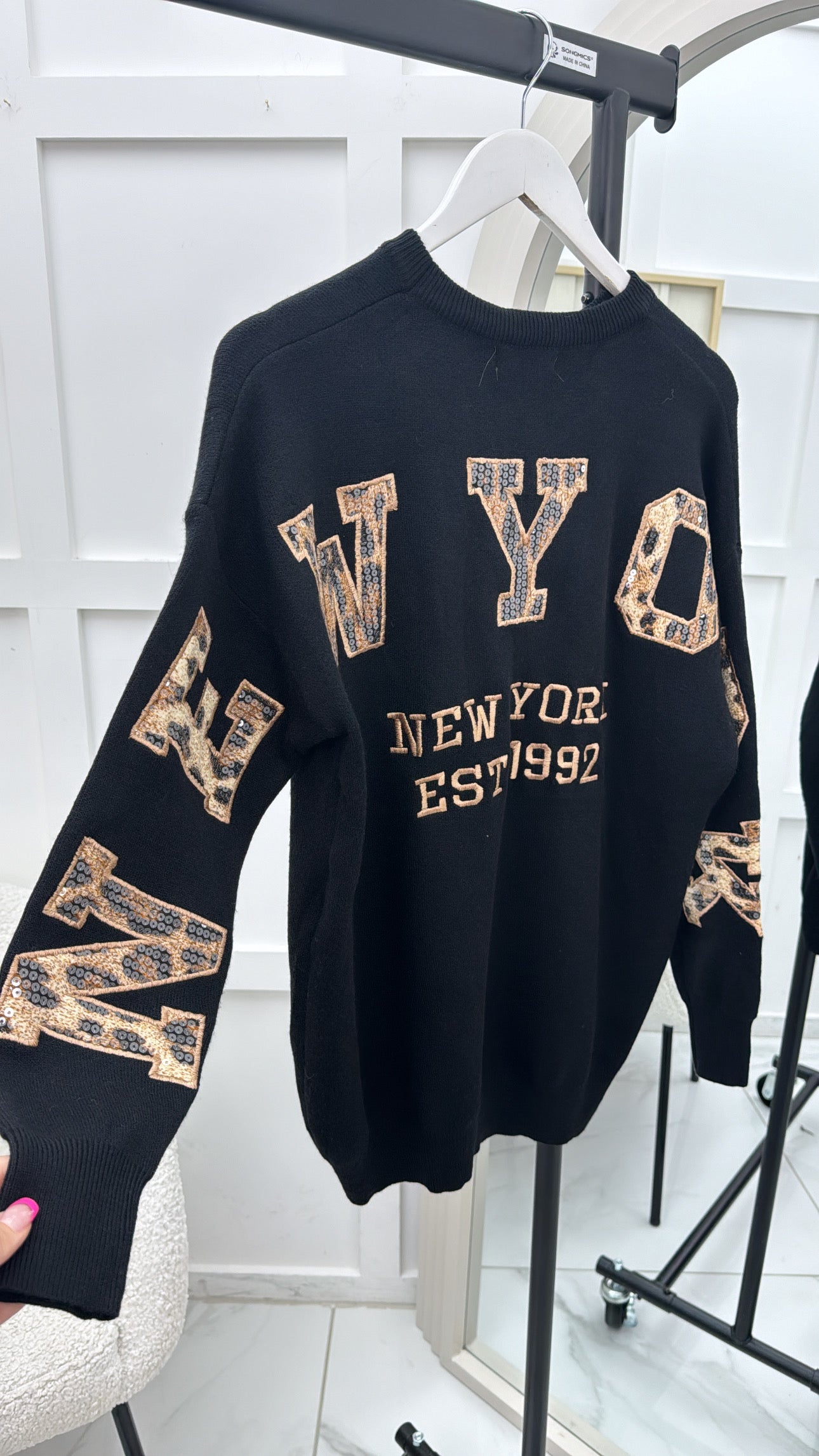 ALYSHA black knit jumper with leopard print new york slogan