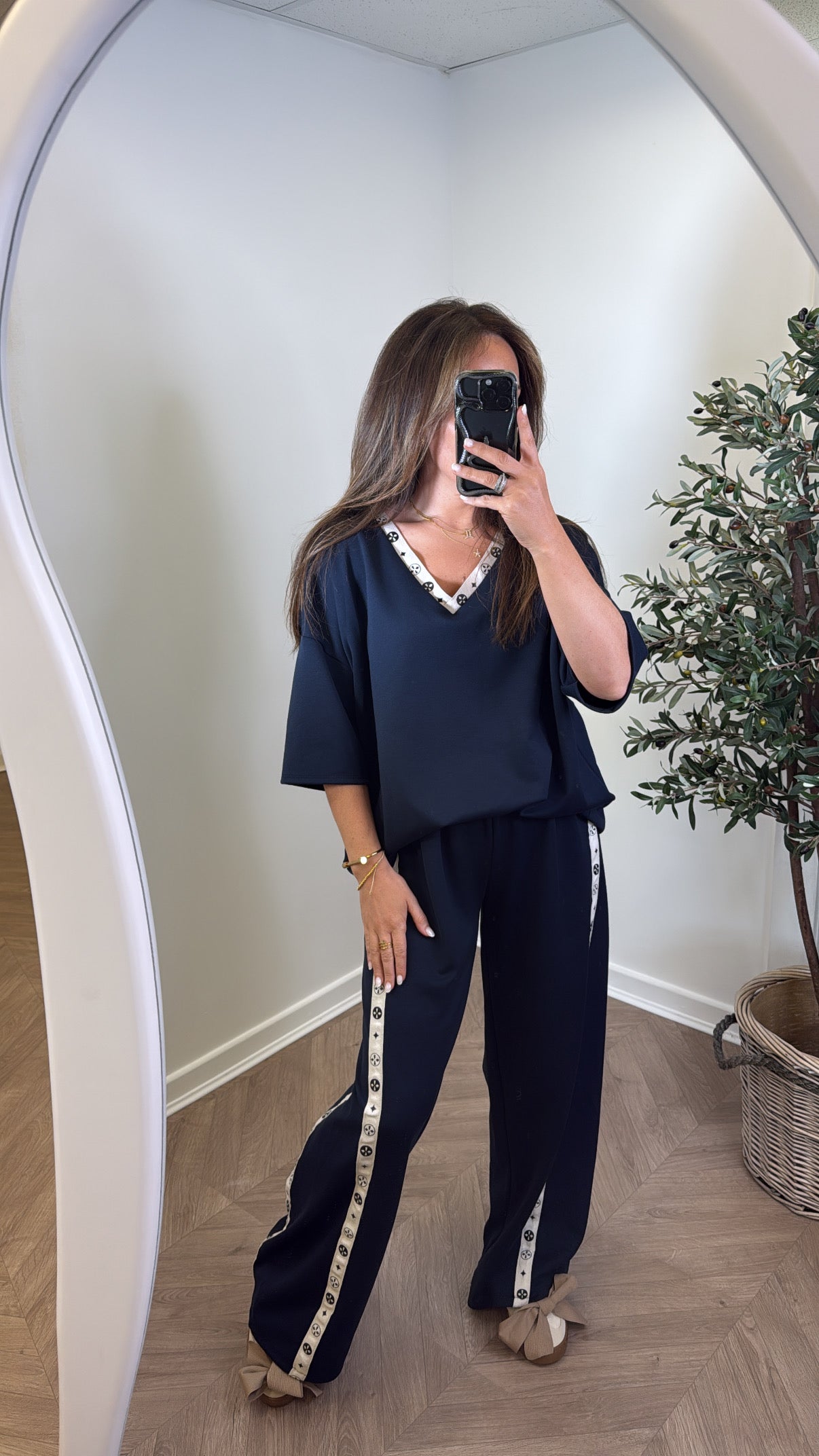 NEVAEH navy v-neck lounge suit