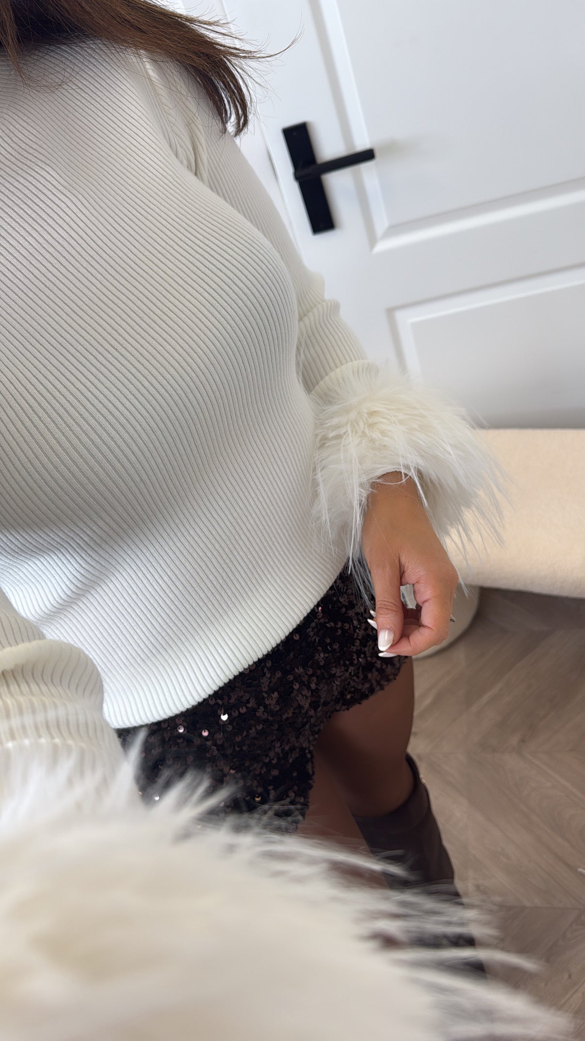 MILLY white ribbed top with fluffy cuffs