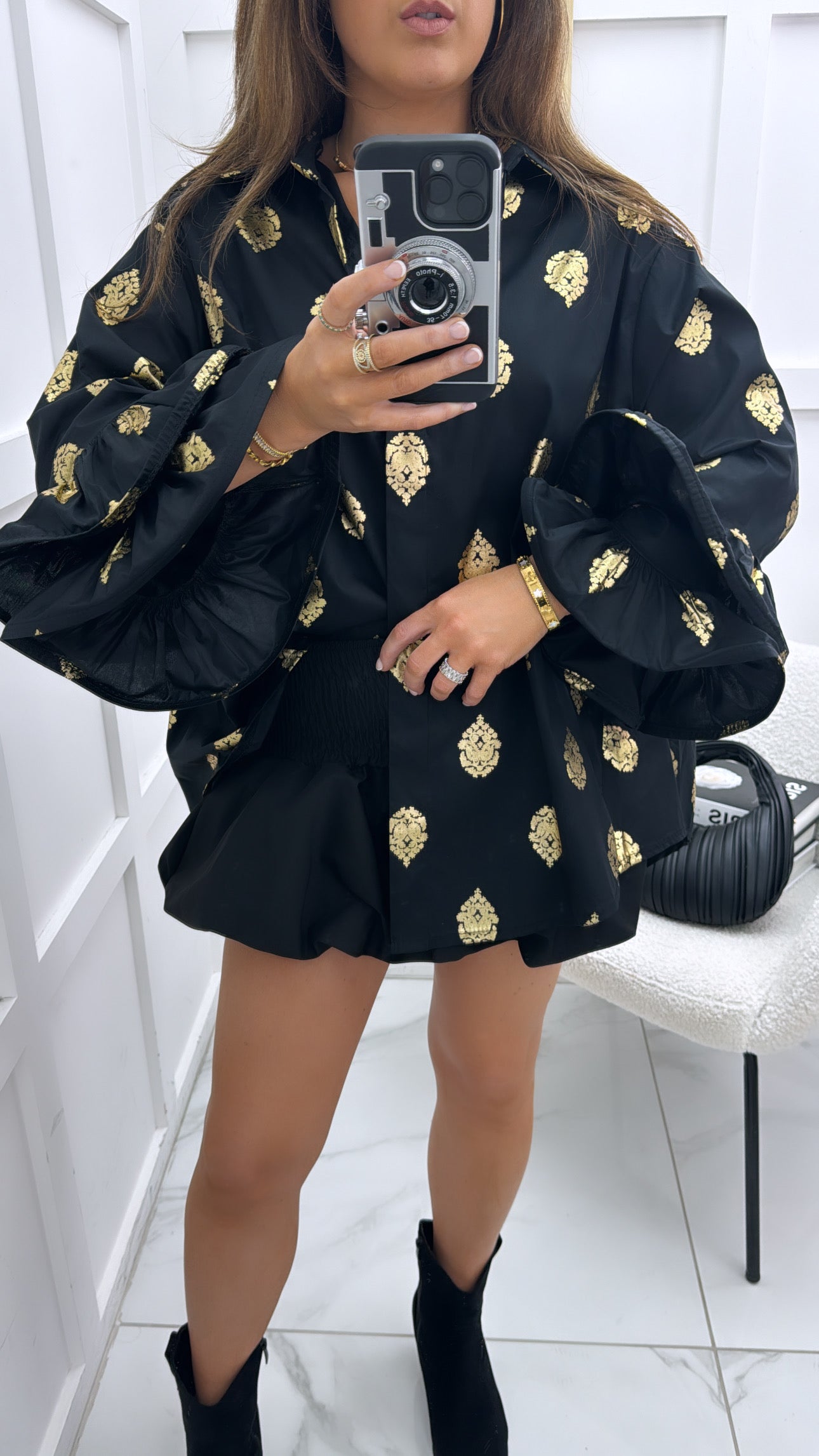 ABBEY black shirt with gold print and extreme sleeves