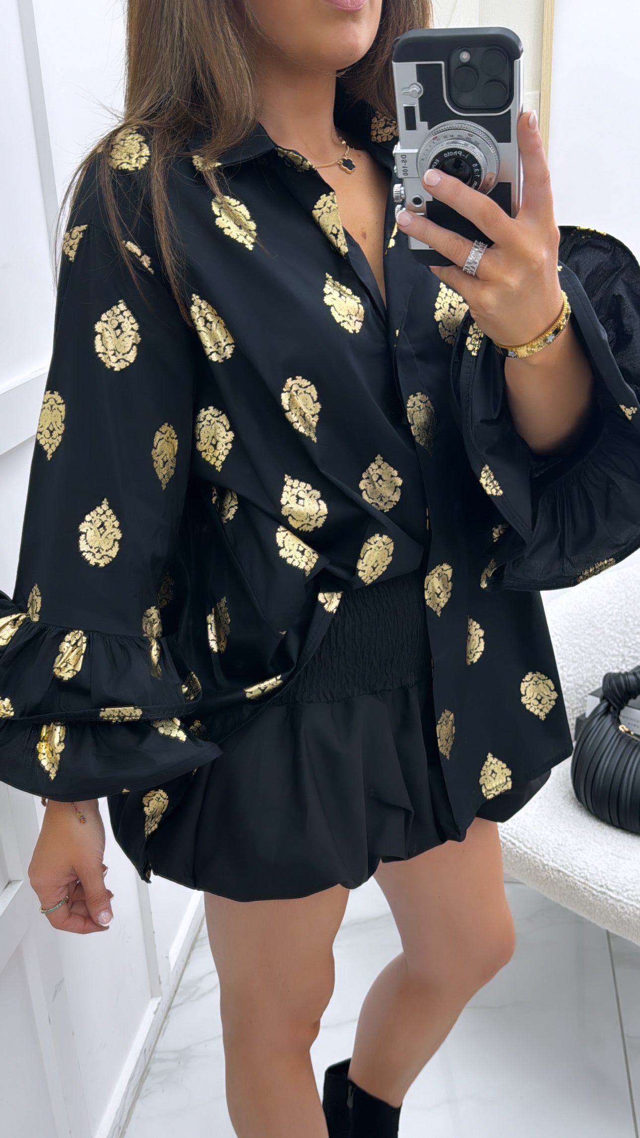 ABBEY black shirt with gold print and extreme sleeves