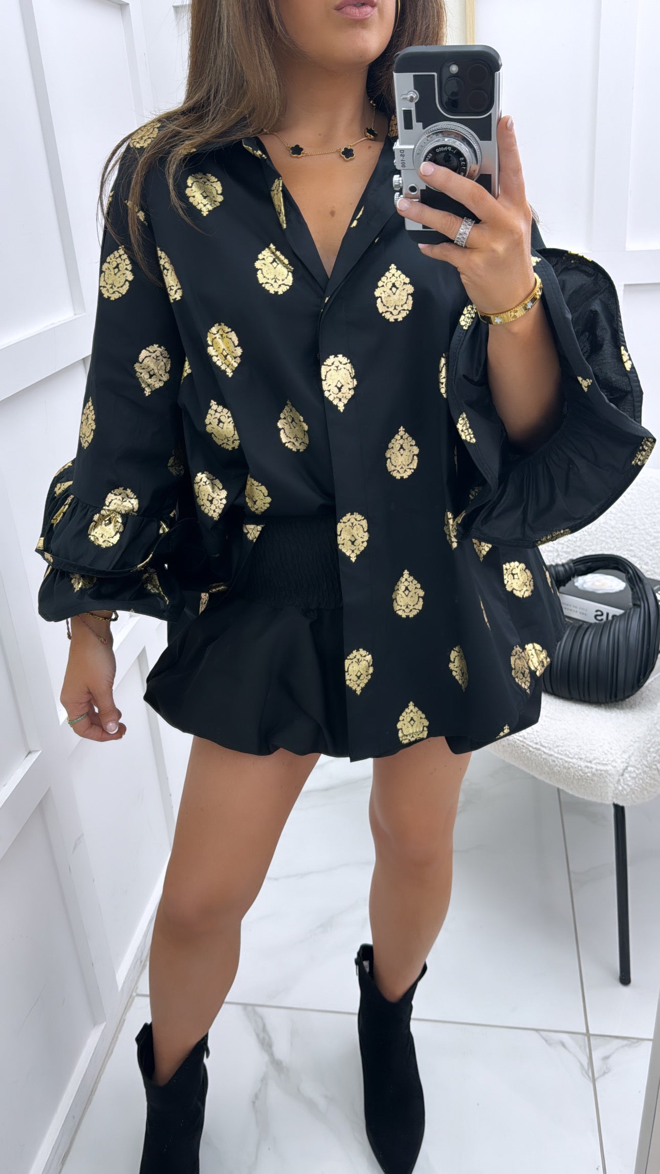 ABBEY black shirt with gold print and extreme sleeves