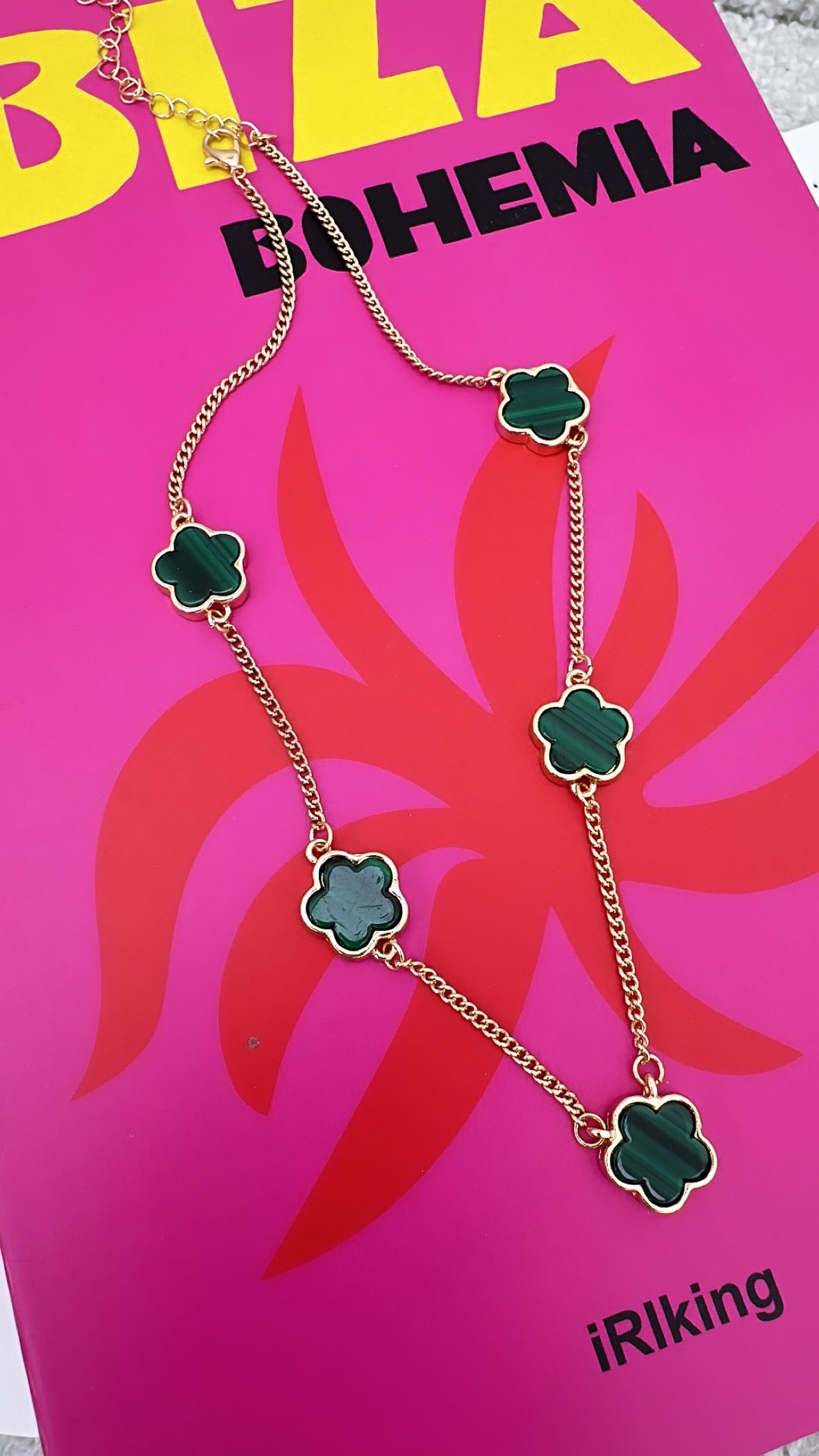 MAYA gold necklace with green detail
