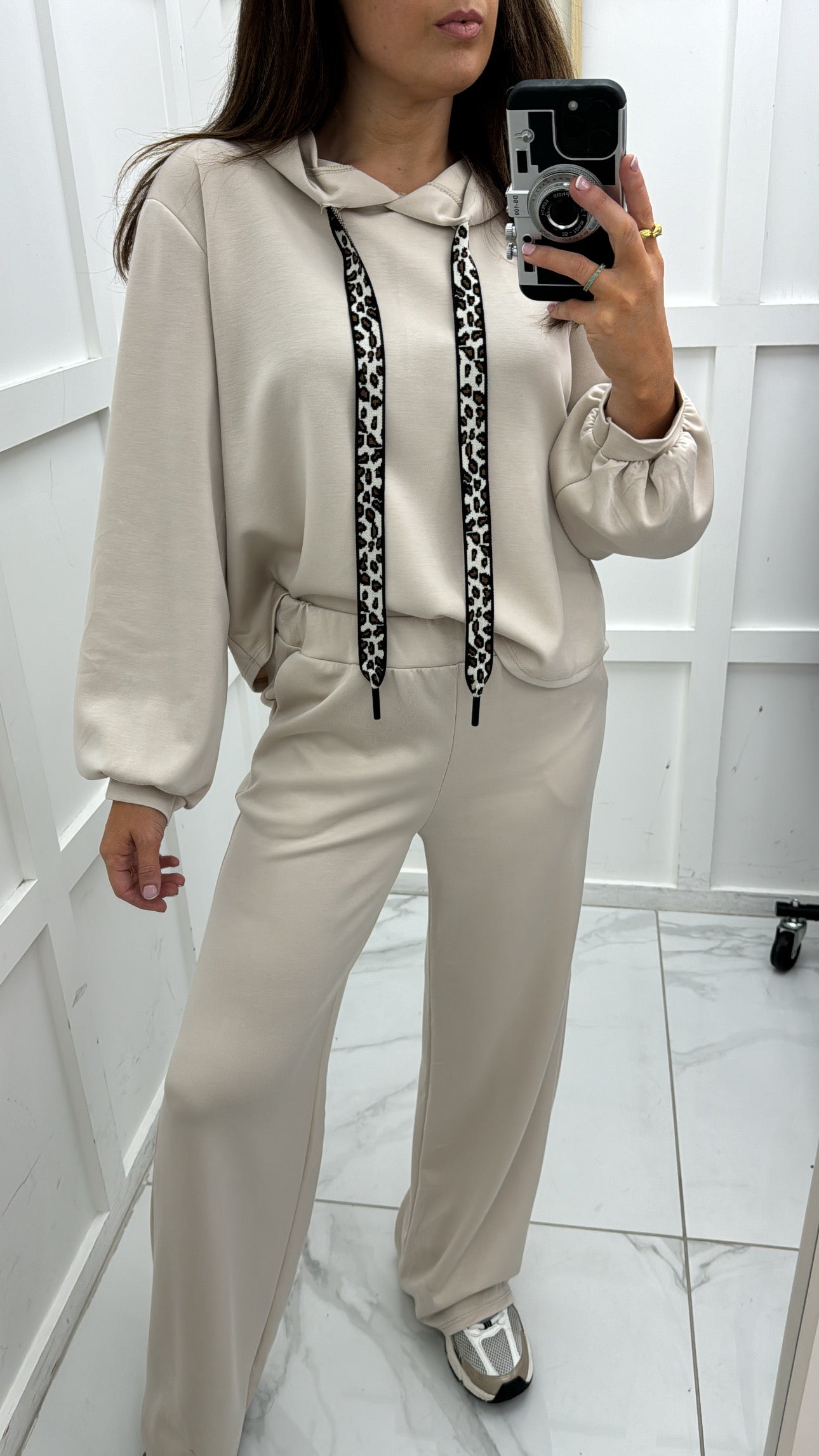 JAZMINE beige lounge set with leopard print drawstring