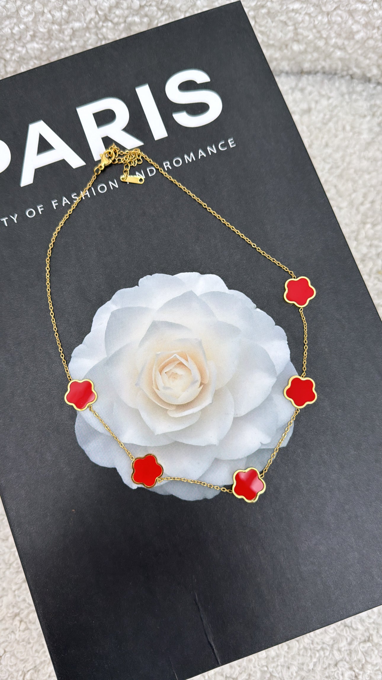 MAYA gold necklace with red detail