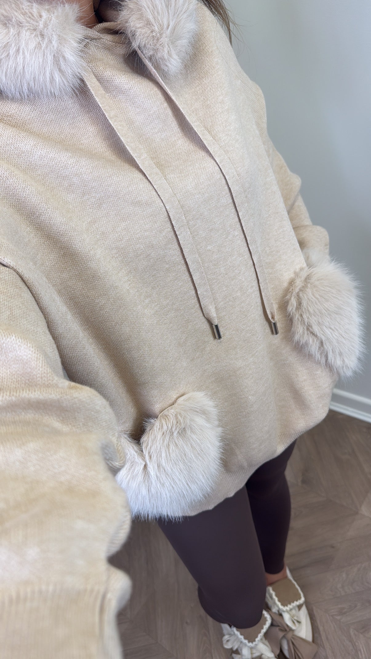FELICITY beige faux fur trim hoody
