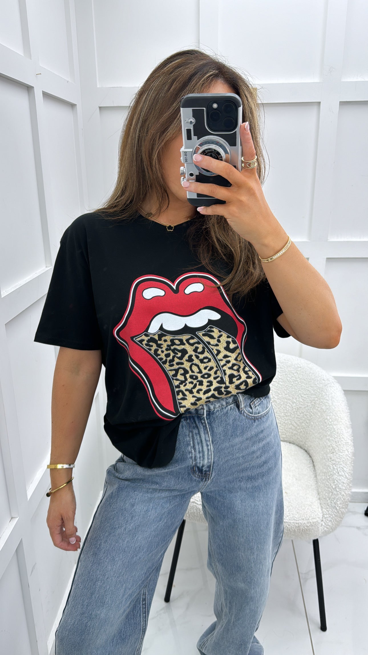 LAYLA black t-shirt with leopard print and red lips