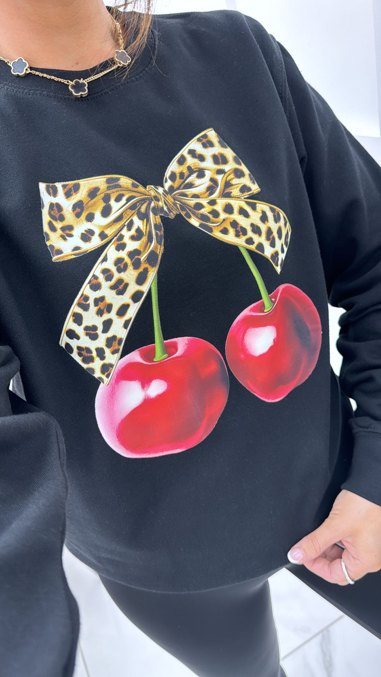 ANNA black leopard cherry sweatshirt