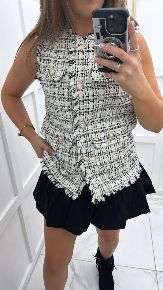 HANNAH cream and black tweed look sleeveless jacket