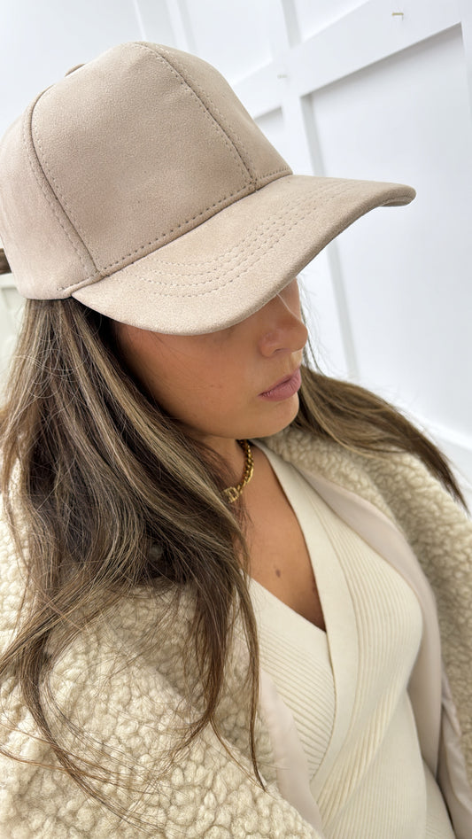 JESSIE beige faux suede cap