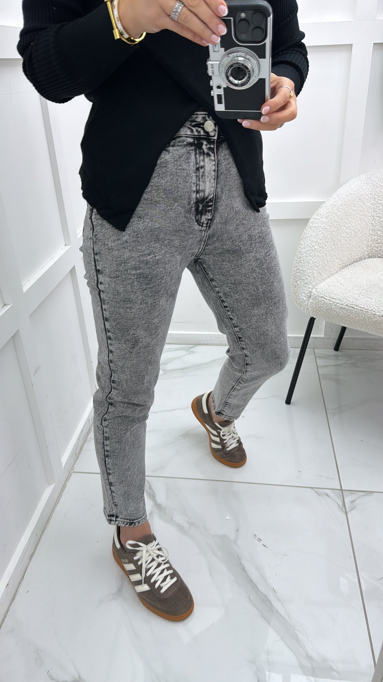 MAISIE grey acid wash straight leg jeans