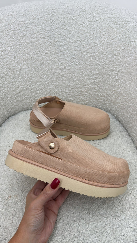 DANNI beige chunky mules